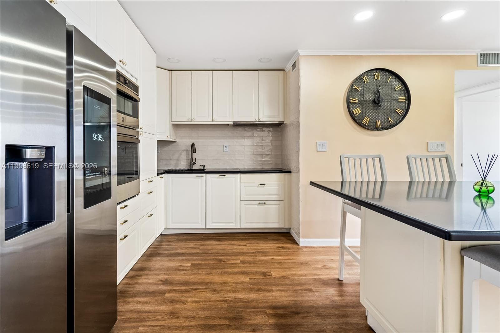 600 Three Islands Blvd # 604, Hallandale Beach FL 33009