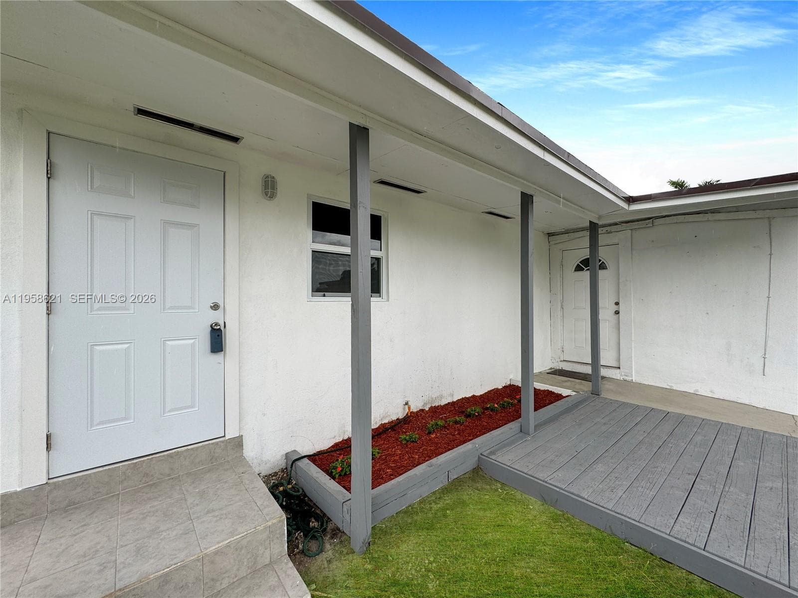 4133 SW 52nd St, Dania Beach FL 33314