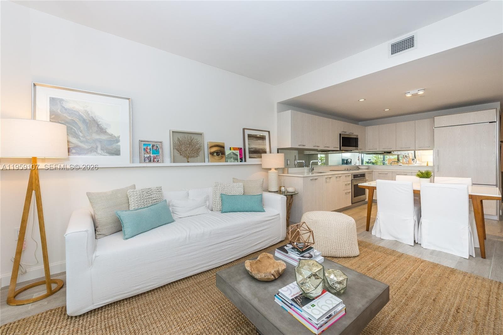55 SW 9th St # 1010, Miami FL 33130 photo 3