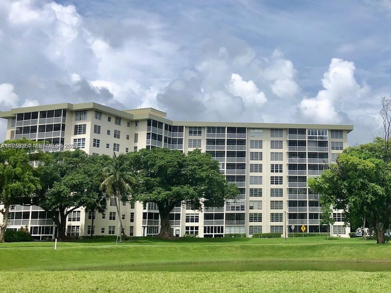 2940 N Course Dr # 910, Pompano Beach, FL 33069