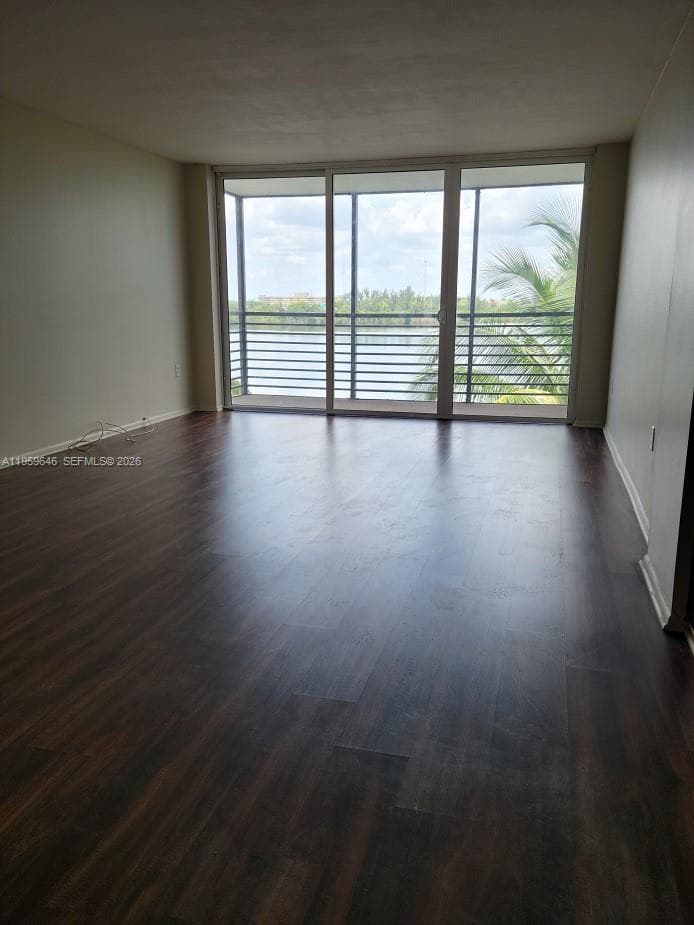 1075 NE Miami Gardens Dr # 509, Miami FL 33179 photo 3