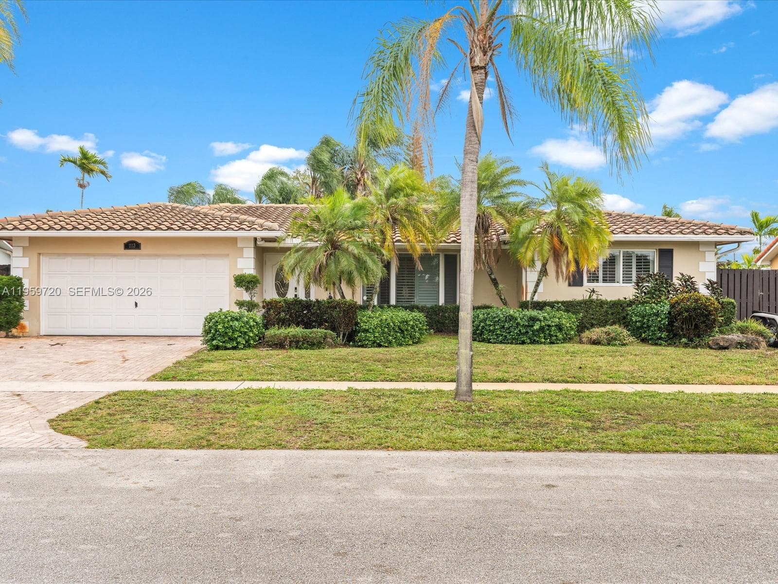 1113 N 46th Ter, Hollywood FL 33021 photo 2