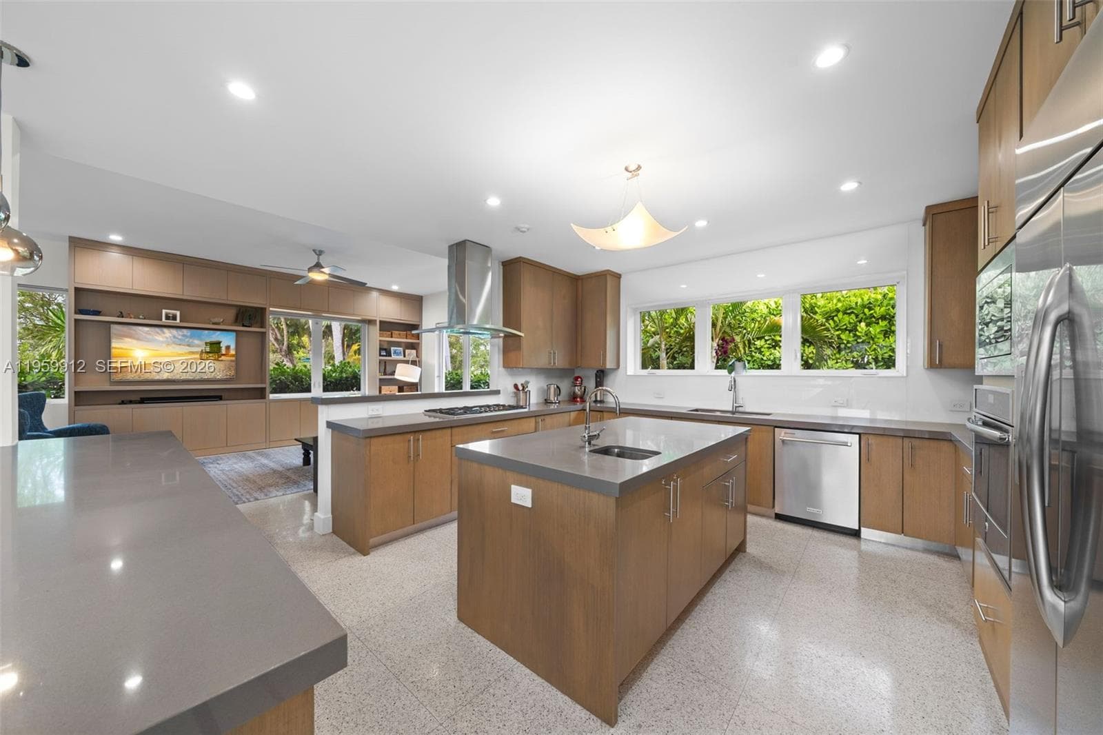 4595 N Jefferson Ave, Miami Beach FL 33140 photo 3