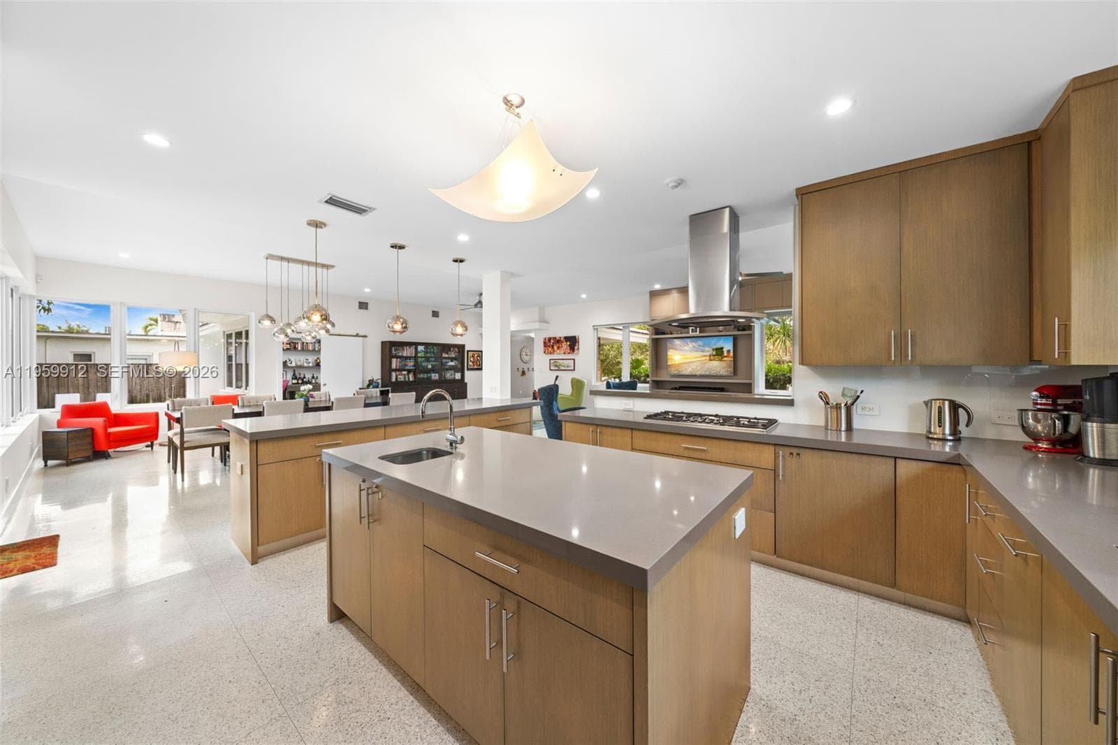 4595 N Jefferson Ave, Miami Beach FL 33140 photo 5
