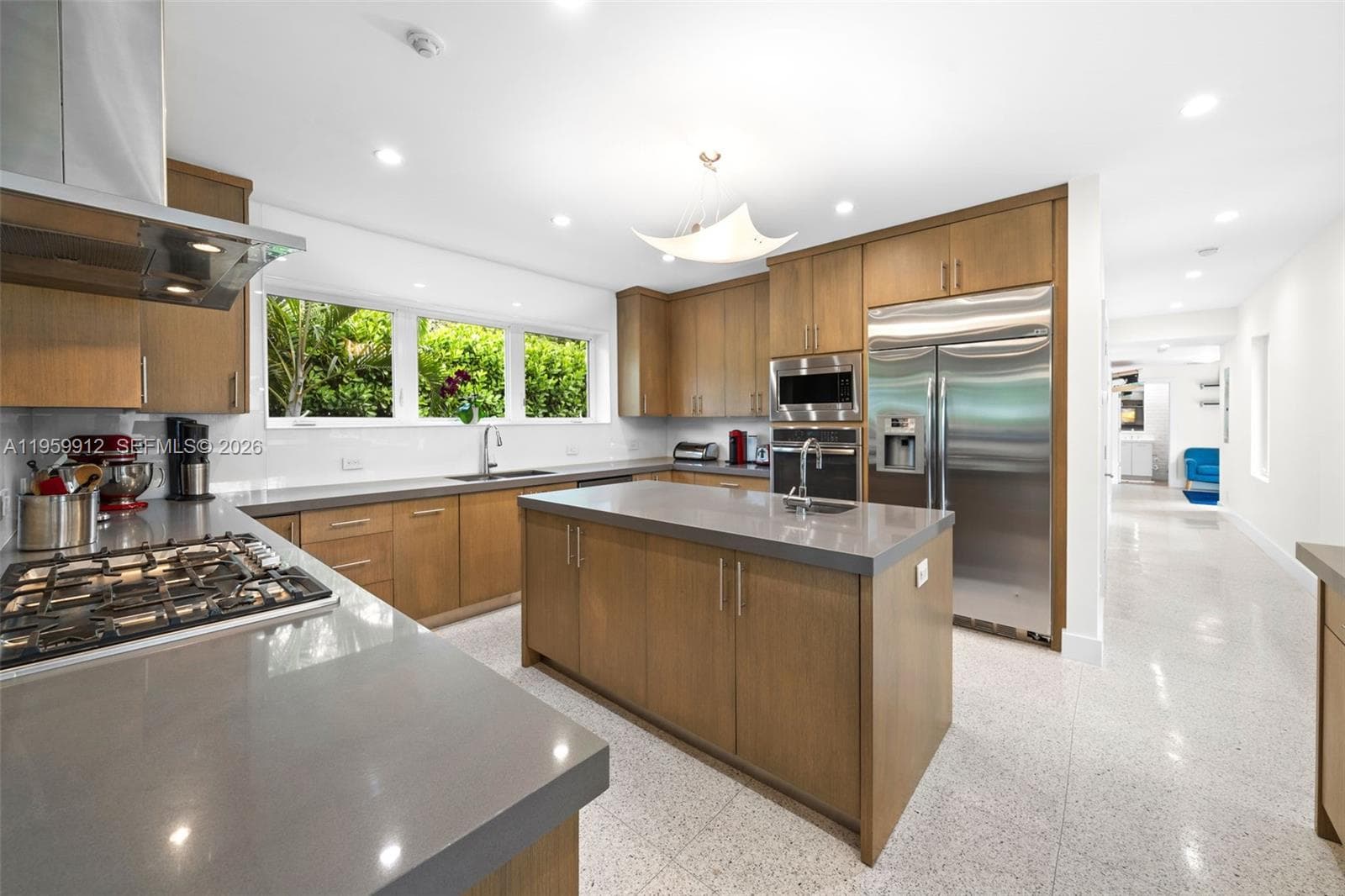 4595 N Jefferson Ave, Miami Beach FL 33140 photo 4