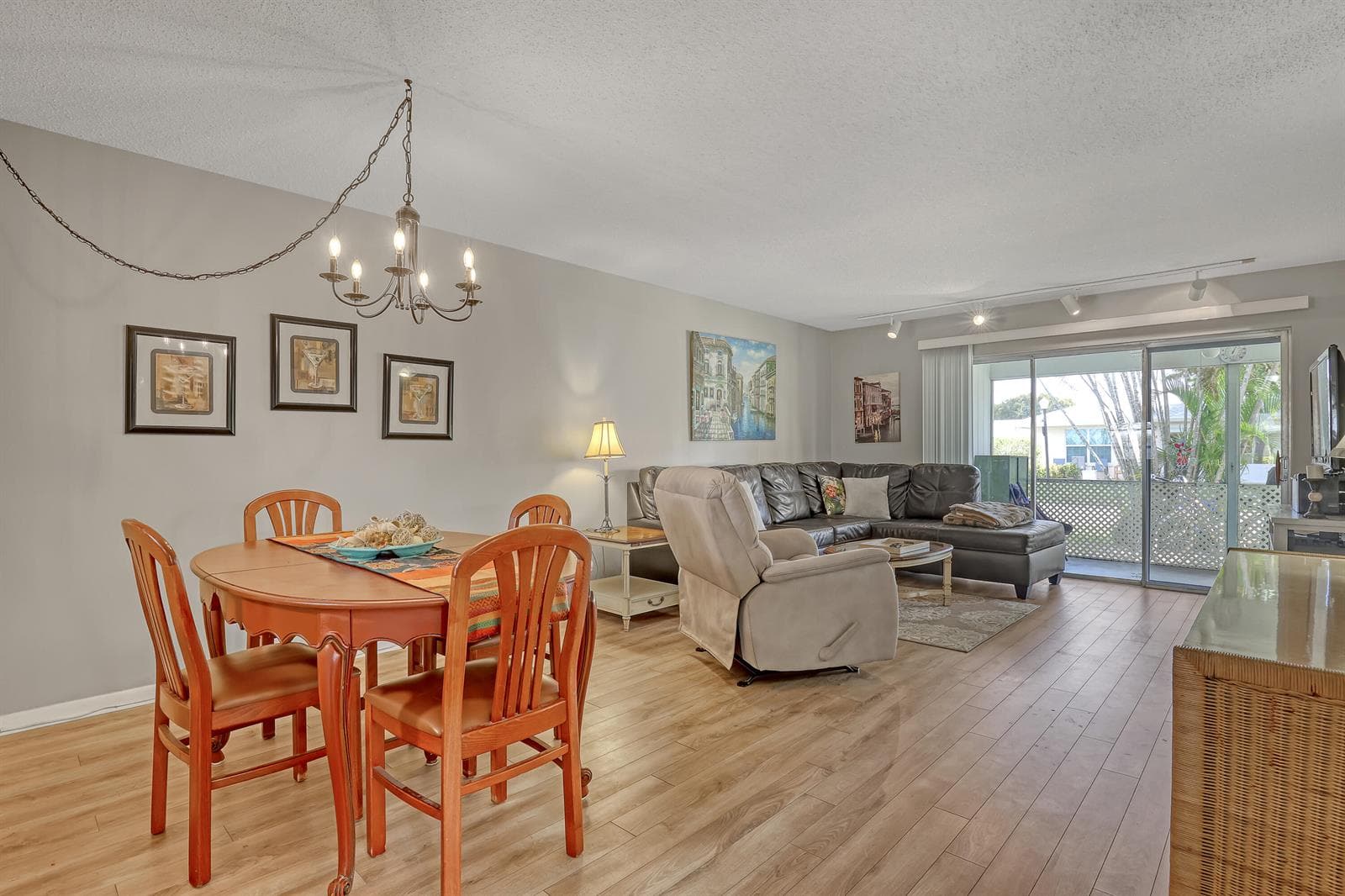 553 Covered Bridge Boulevard, Lake Worth FL 33467 photo 5
