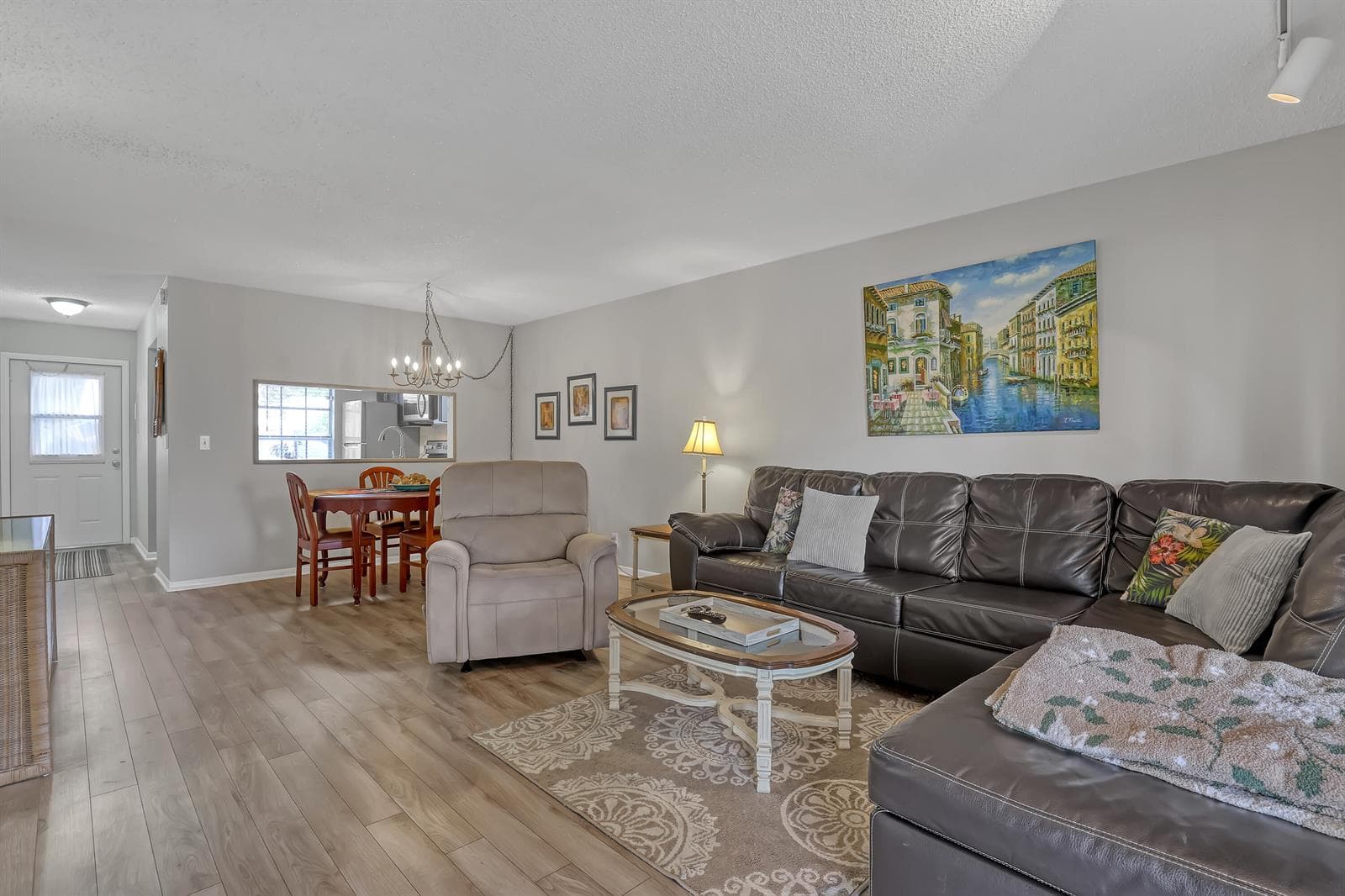 553 Covered Bridge Boulevard, Lake Worth FL 33467 photo 4