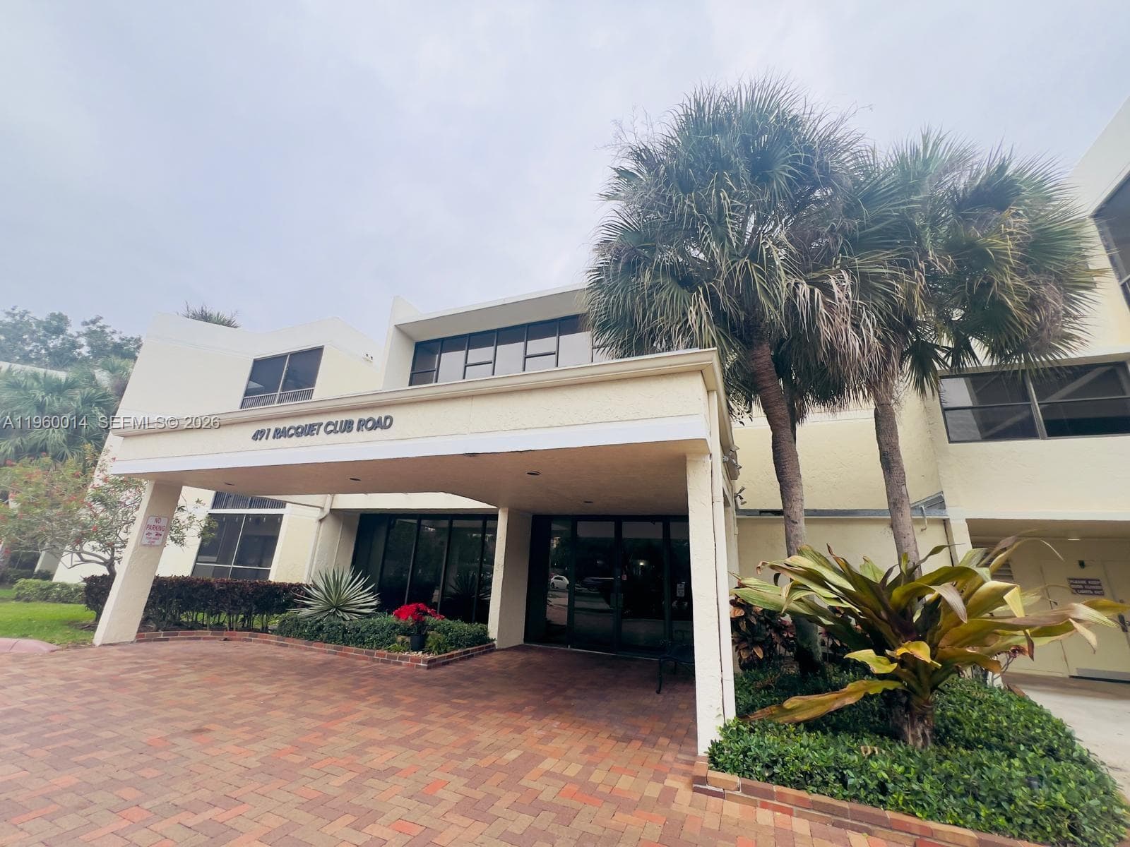 491 Racquet Club Rd # 211, Weston FL 33326
