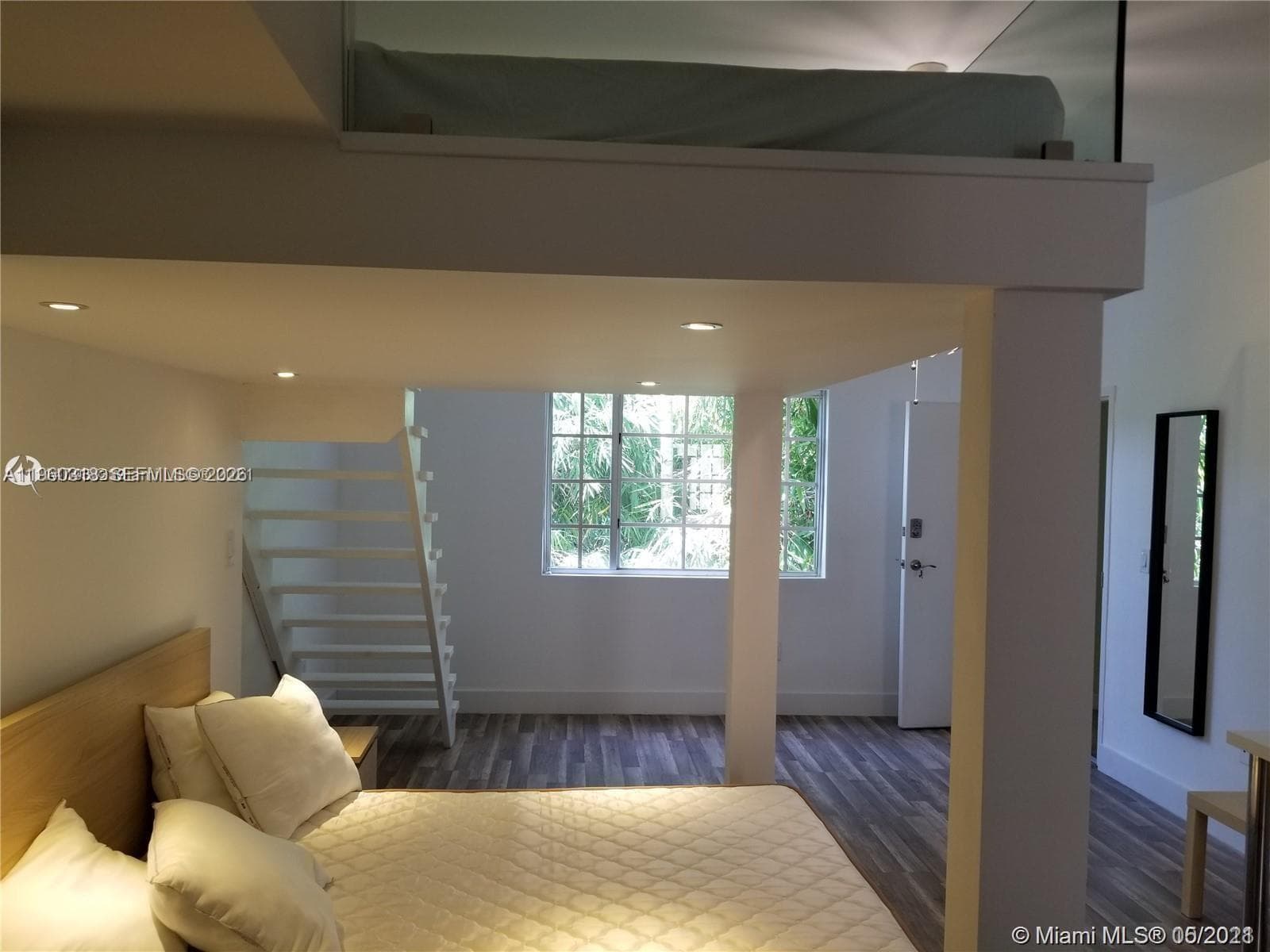 1045 Meridian Ave # 4, Miami Beach FL 33139 photo 3