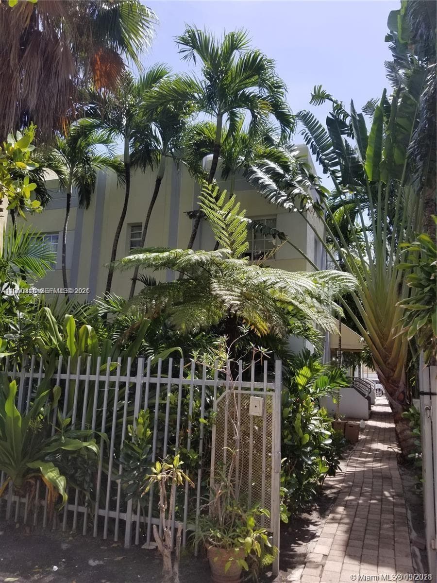 1045 Meridian Ave # 4, Miami Beach FL 33139 photo 5
