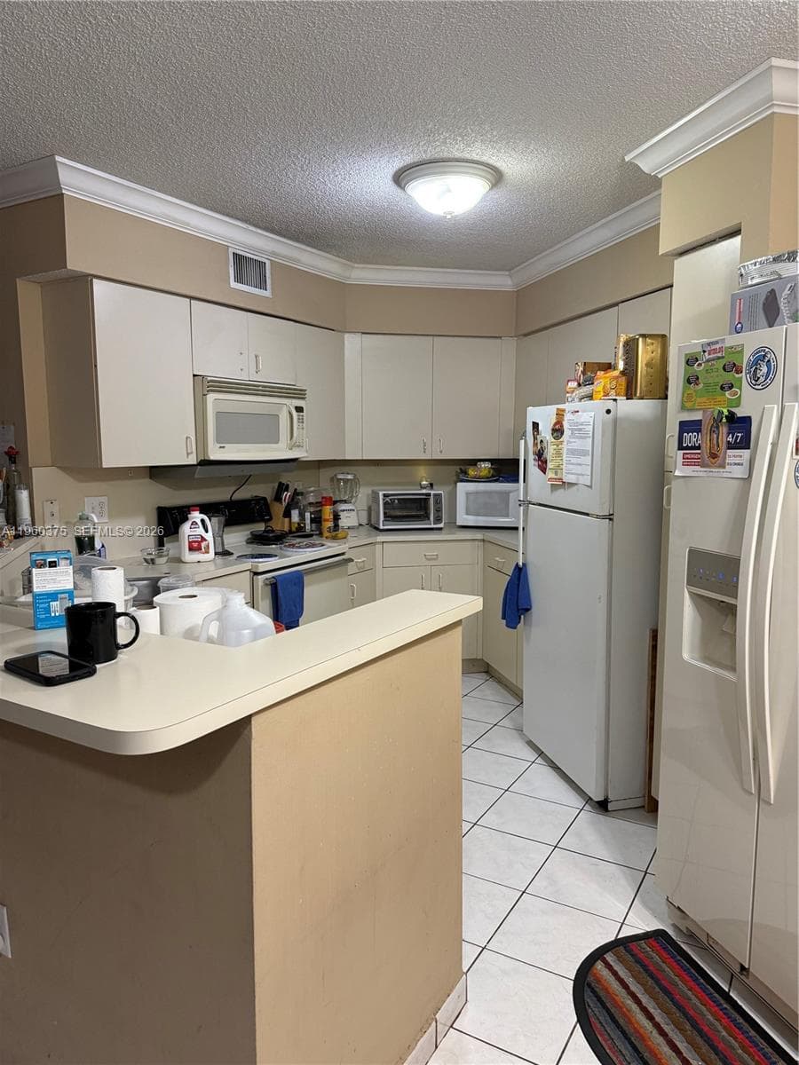 4677 NW 9th St # 106, Miami FL 33126 photo 2