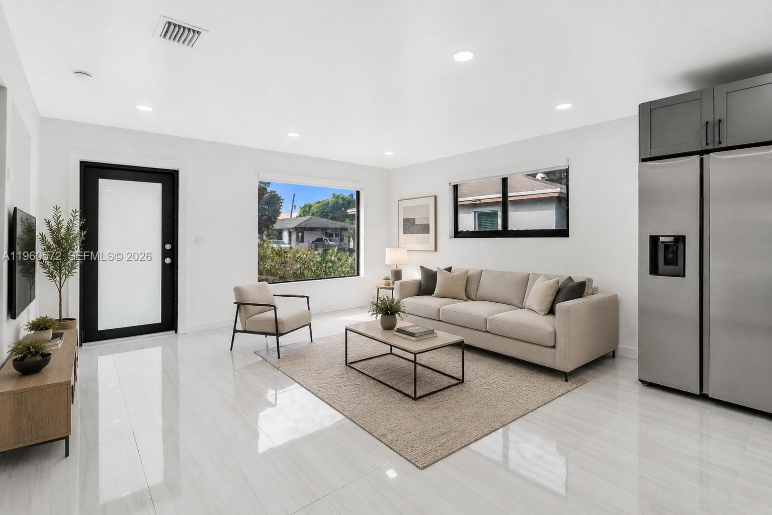 528 NW 3rd Ct, Hallandale Beach FL 33009 photo 3