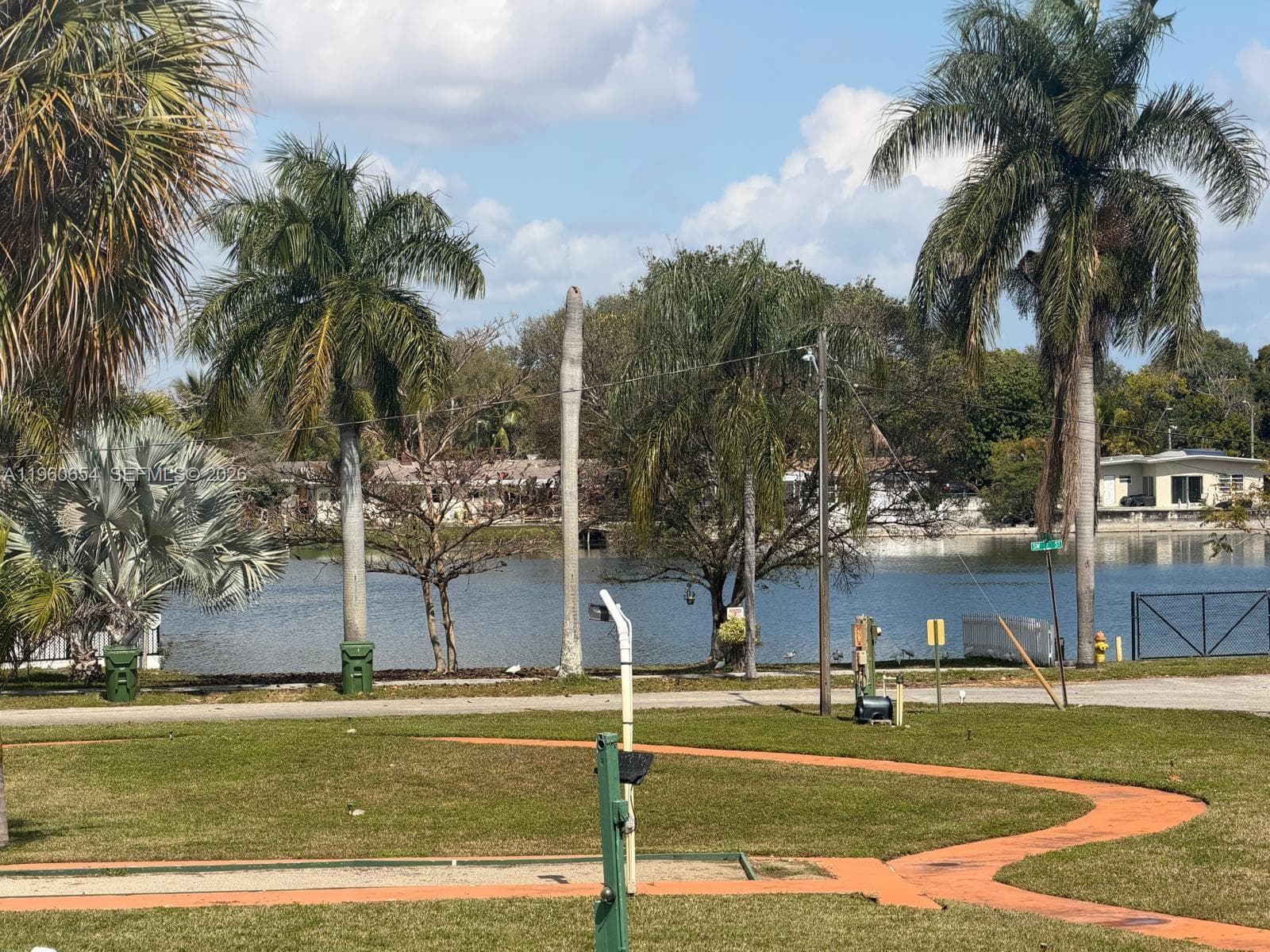 725 SW 11th Ave # 17F, Hallandale Beach FL 33009 photo 2
