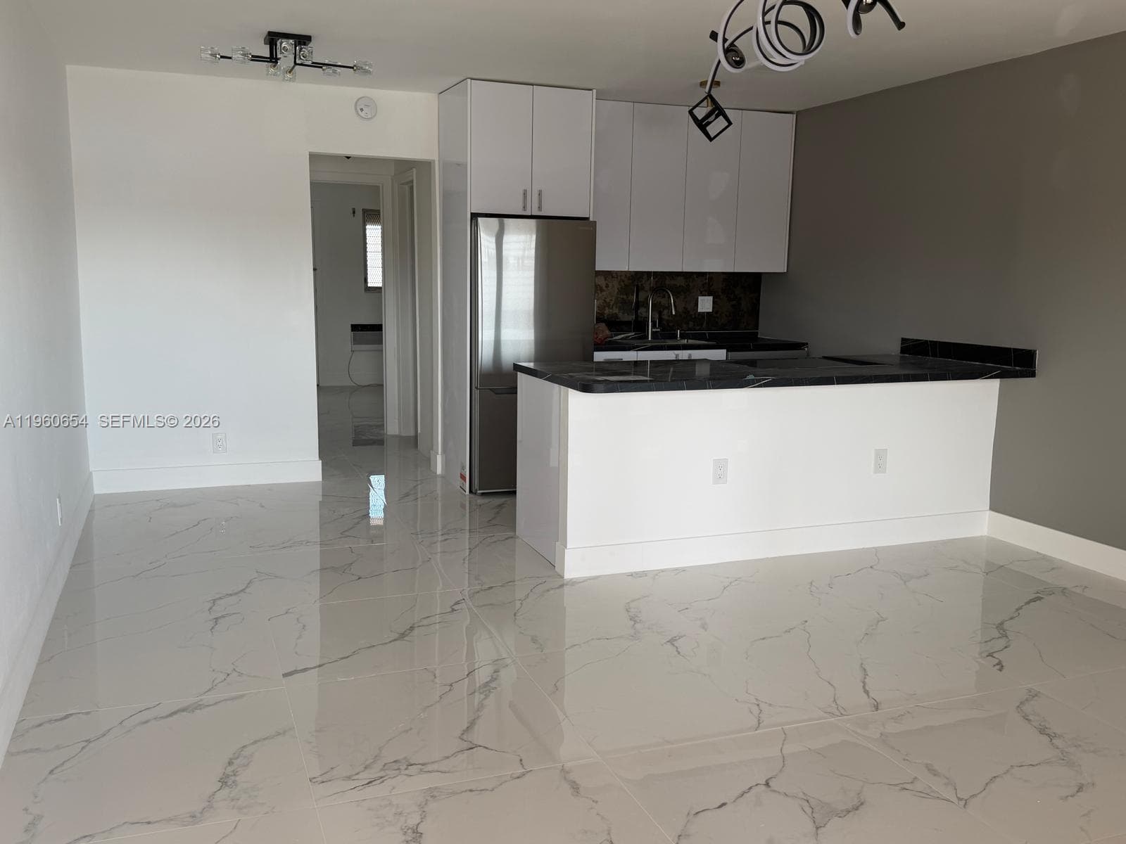 725 SW 11th Ave # 17F, Hallandale Beach FL 33009 photo 3
