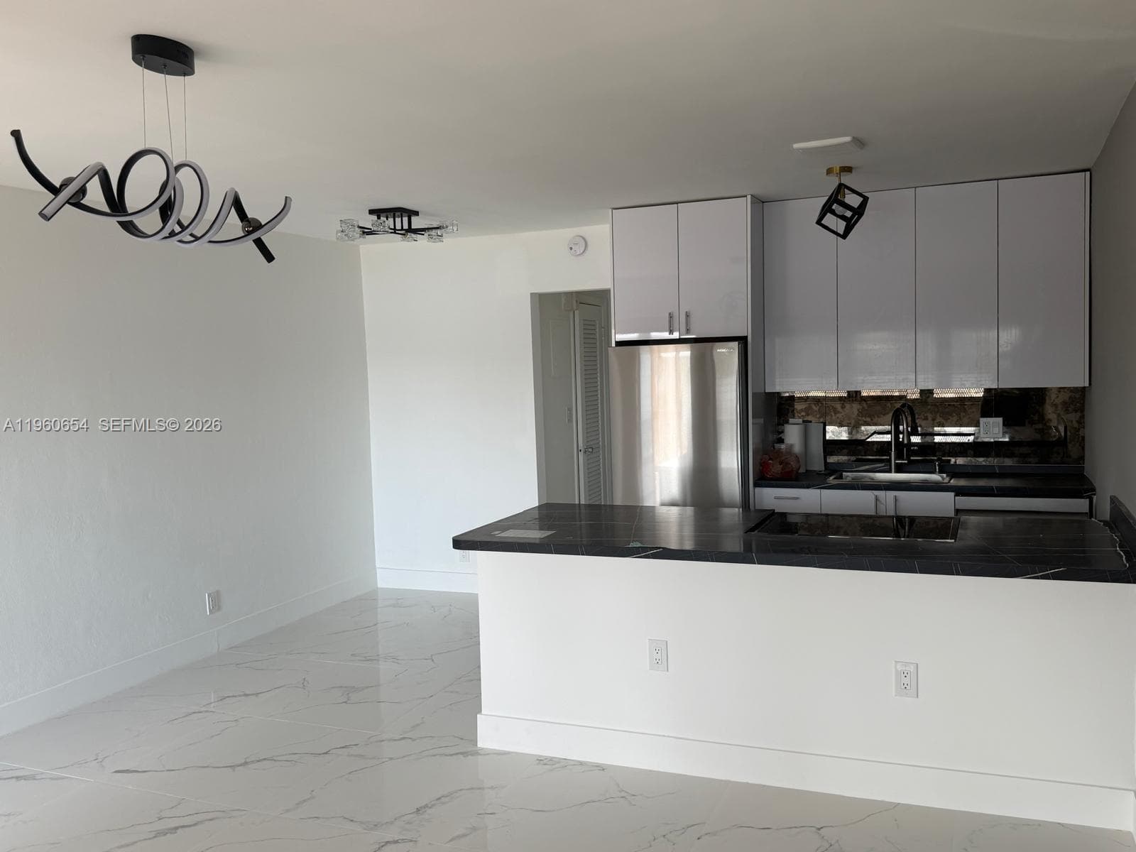 725 SW 11th Ave # 17F, Hallandale Beach FL 33009 photo 5