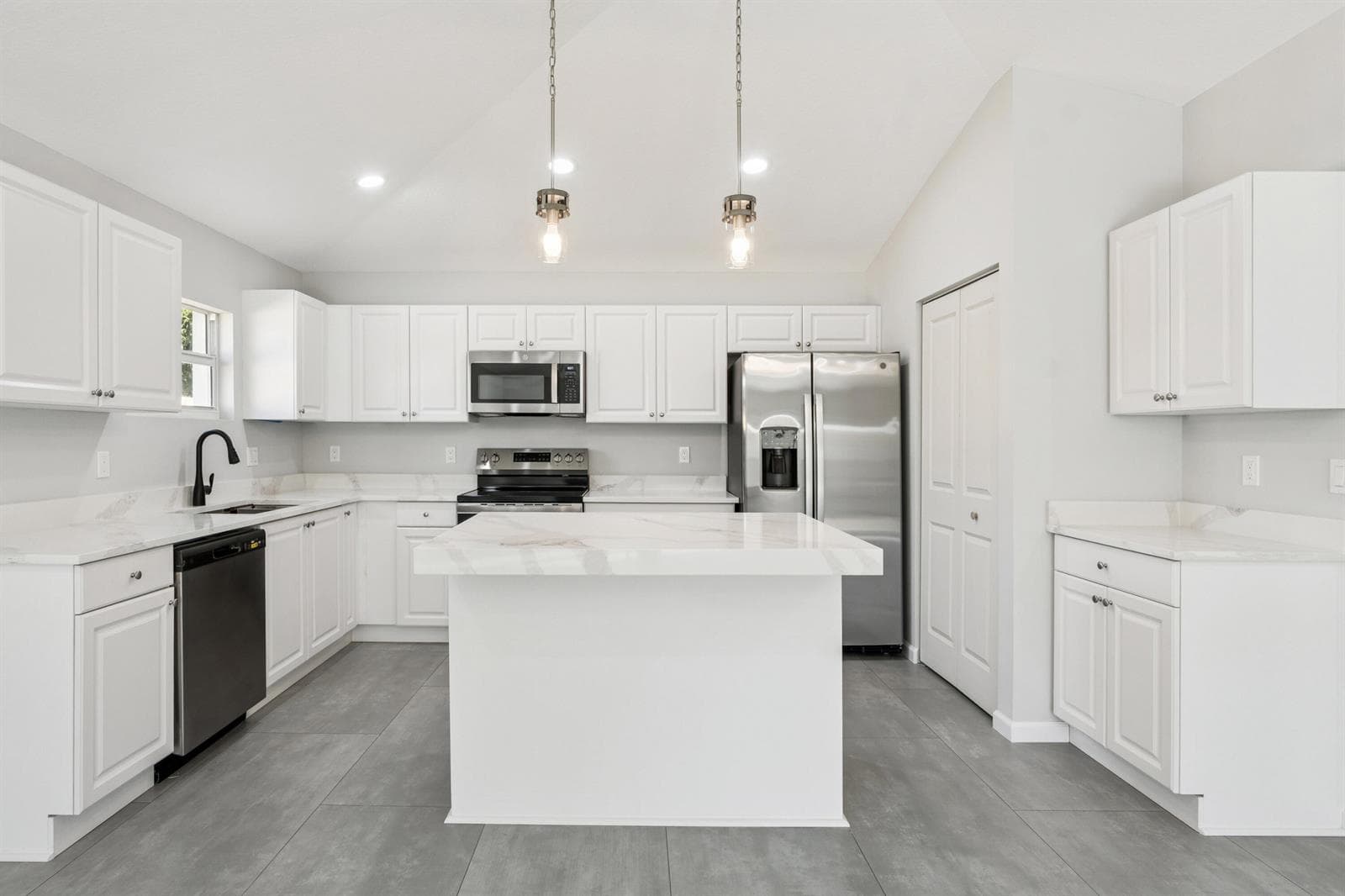 5232 SE 55th Terrace, Stuart FL 34997 photo 4