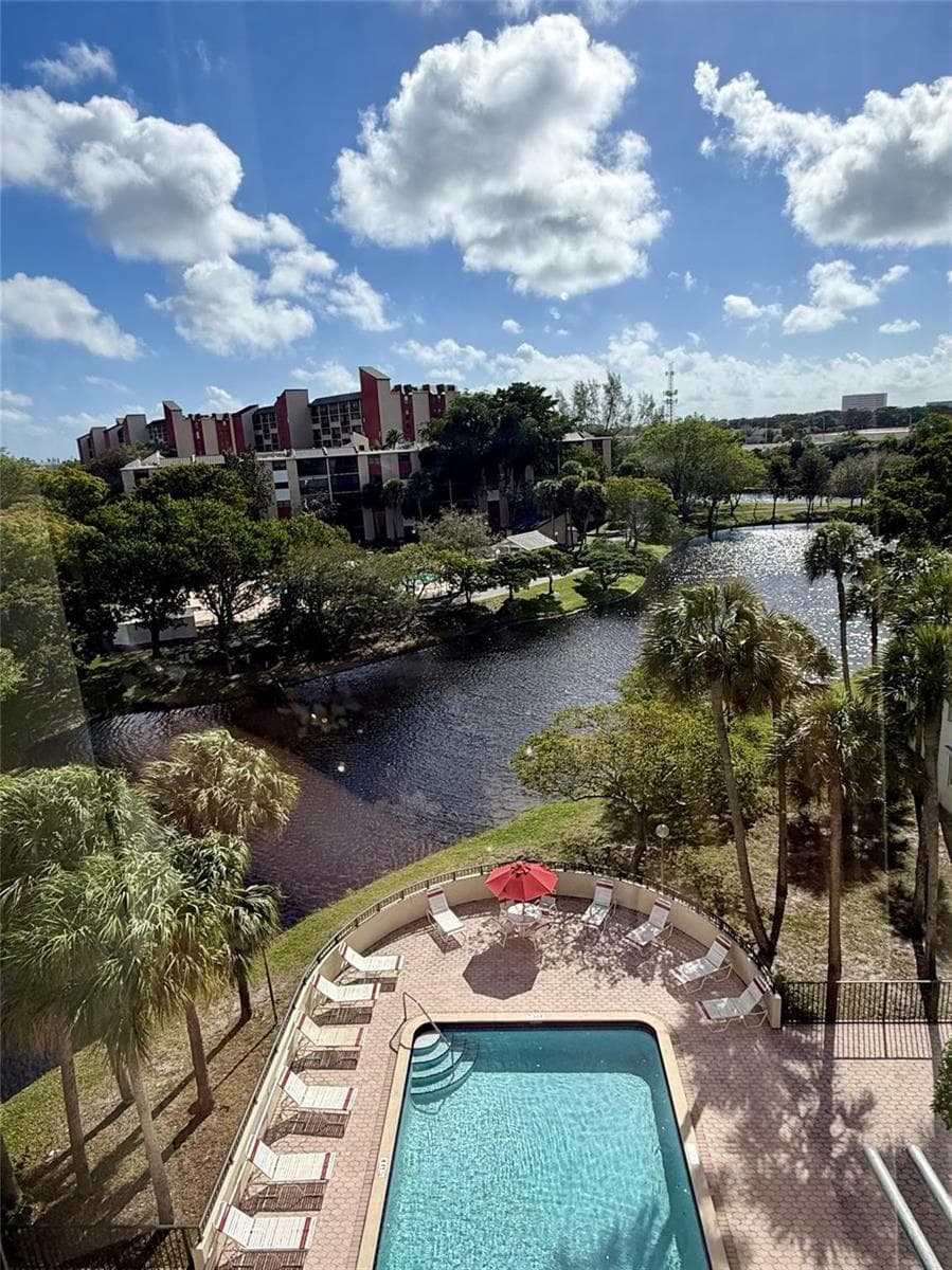 2304 S Cypress Bend Drive # 615, Pompano Beach FL 33069 photo 2