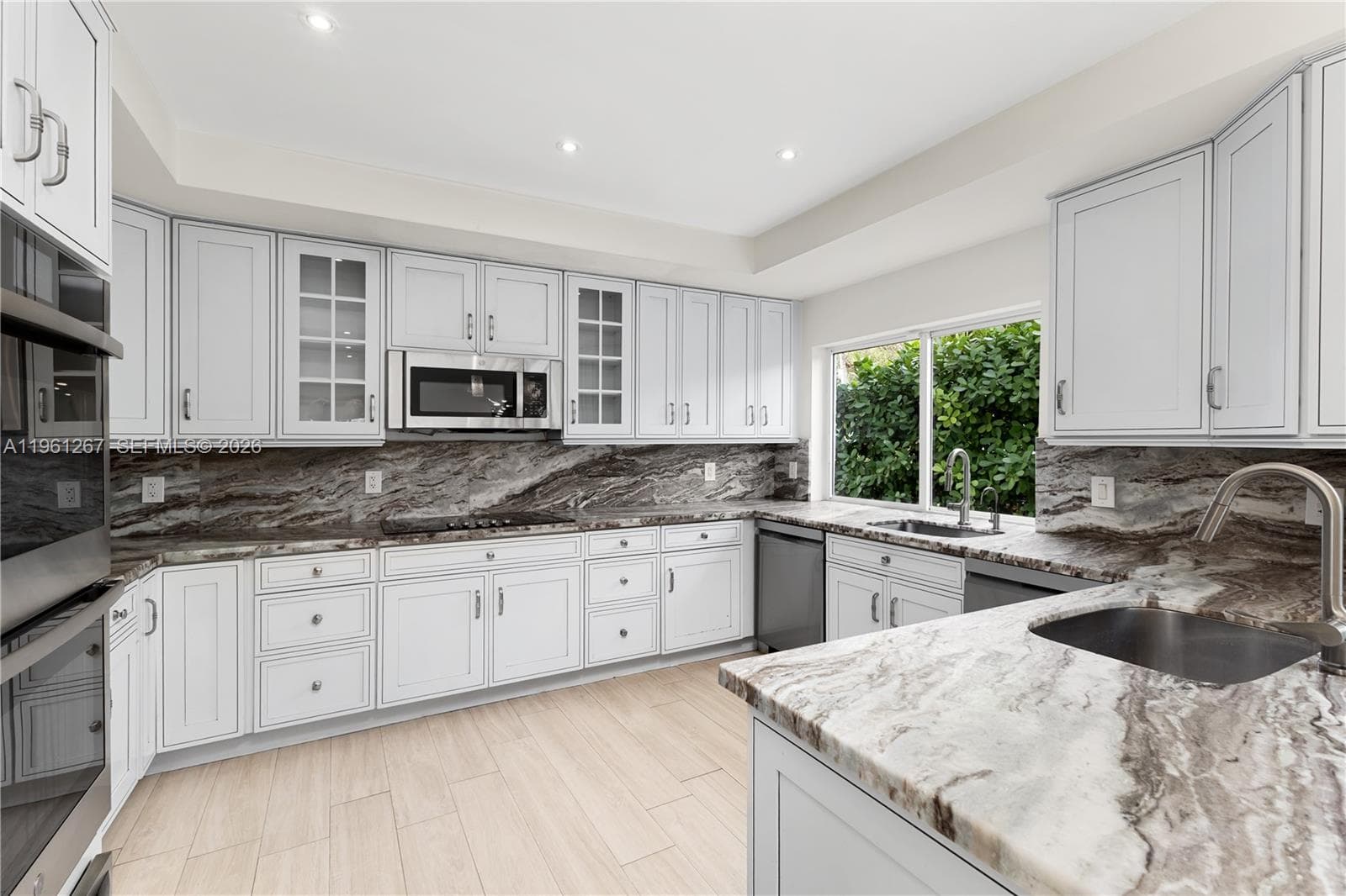 20205 W Oak Haven Cir, Miami FL 33179 photo 5