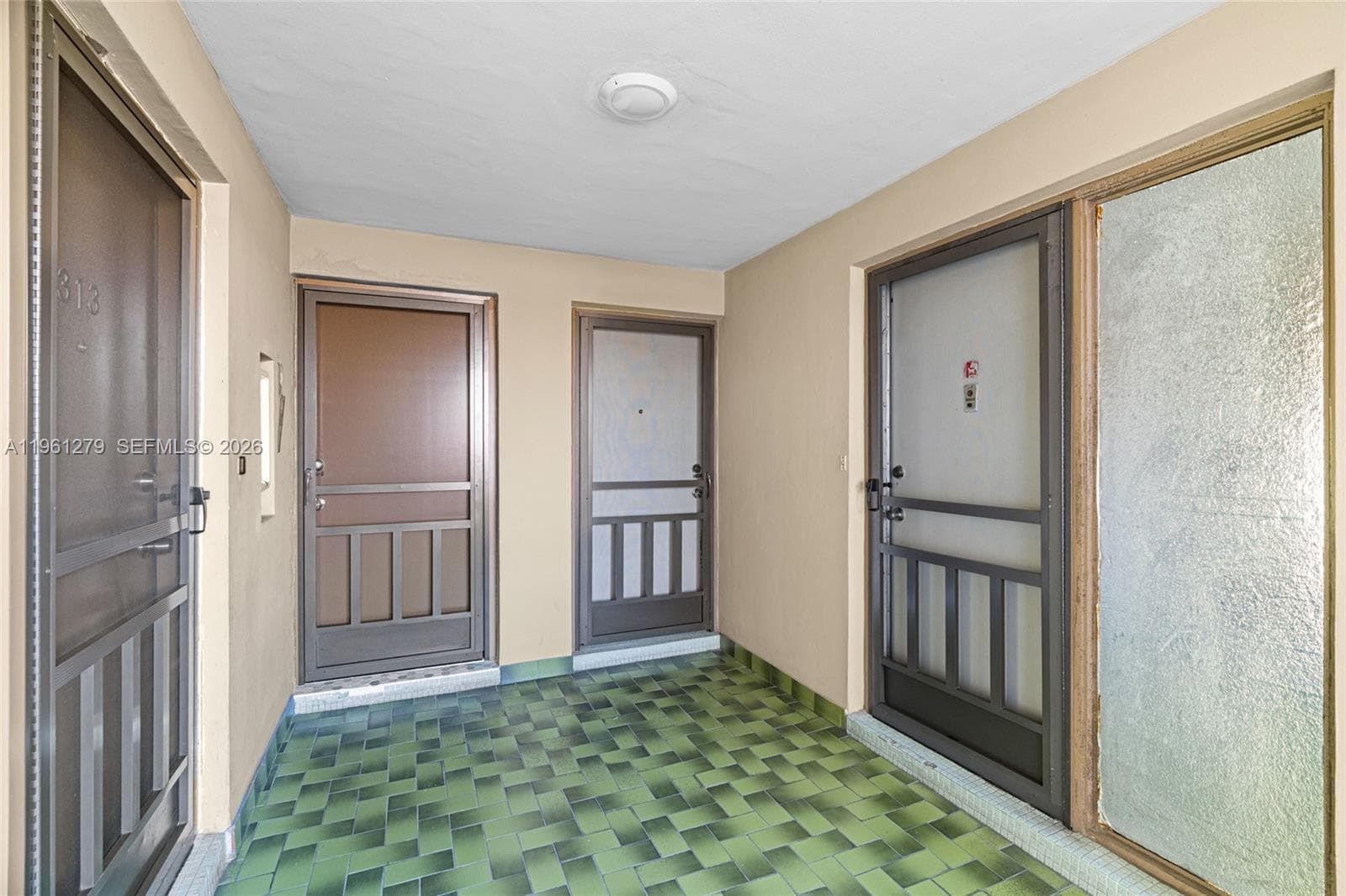 1690 NE 191st St # 1, Miami FL 33179 photo 3