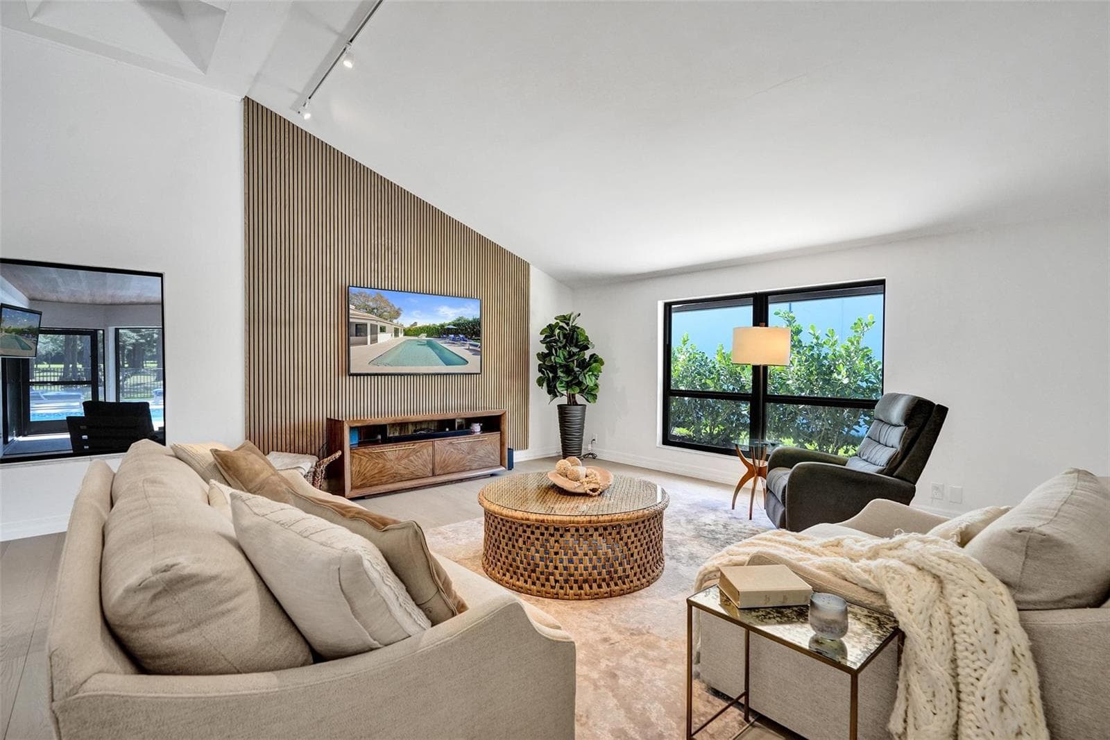 614 Lakewoode Circle W, Delray Beach FL 33445 photo 4