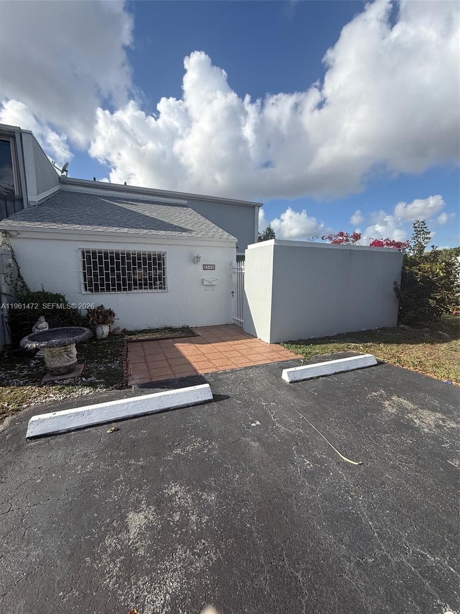 2500 SW 122nd Ct, Miami FL 33175 photo 3