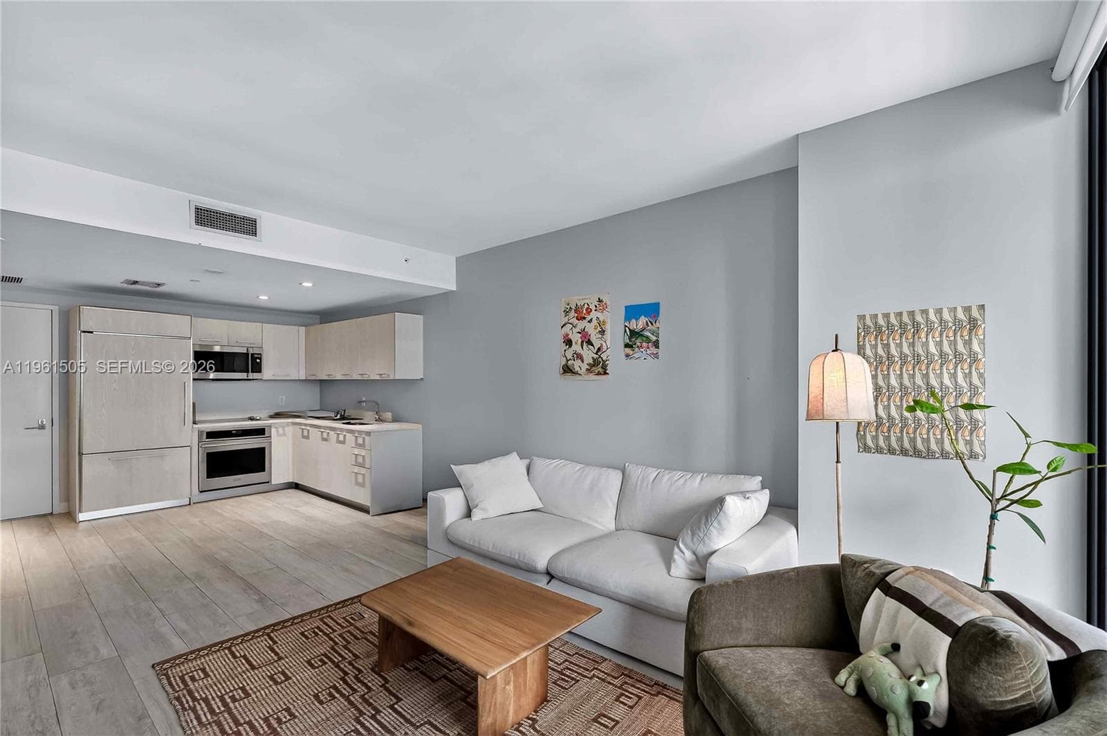 45 SW 9th St # 3807, Miami FL 33130 photo 2