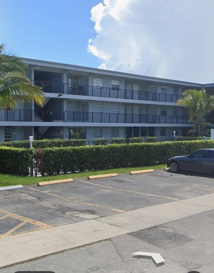 1100 NE 1st Court # 305, Hallandale Beach FL 33009 photo 2