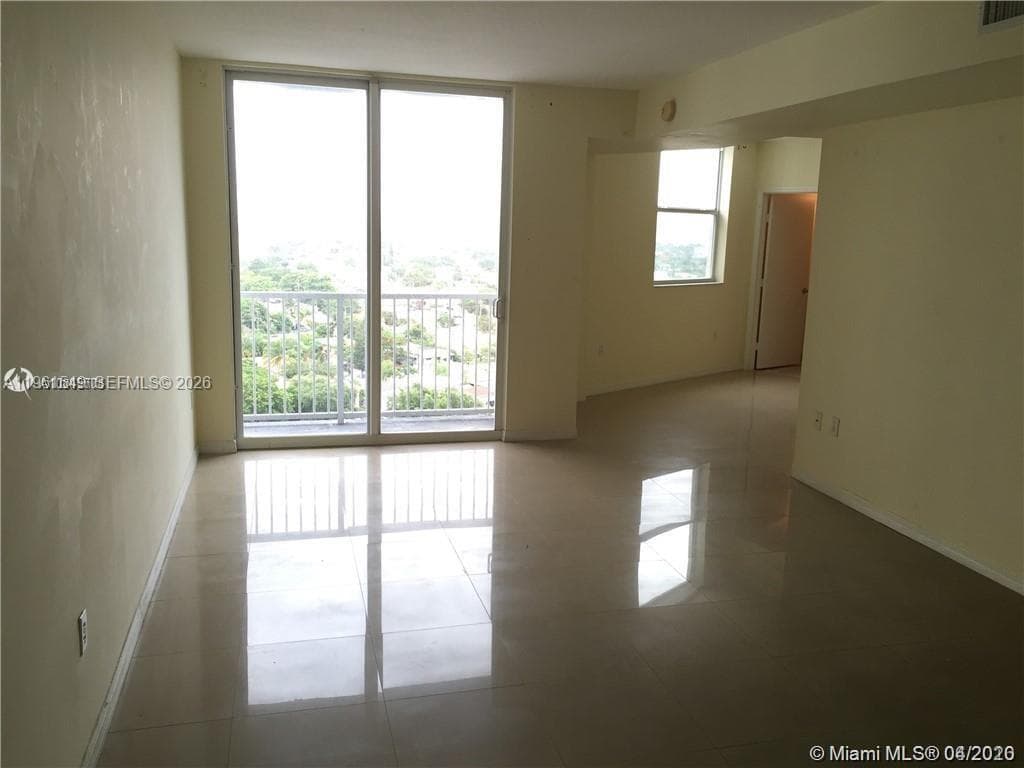 1 Glen Royal Pkwy # 1404, Miami FL 33125
