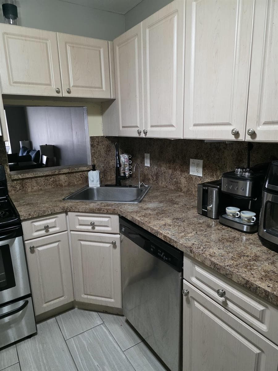 3130 Holiday Springs Boulevard # 307, Margate FL 33063 photo 3