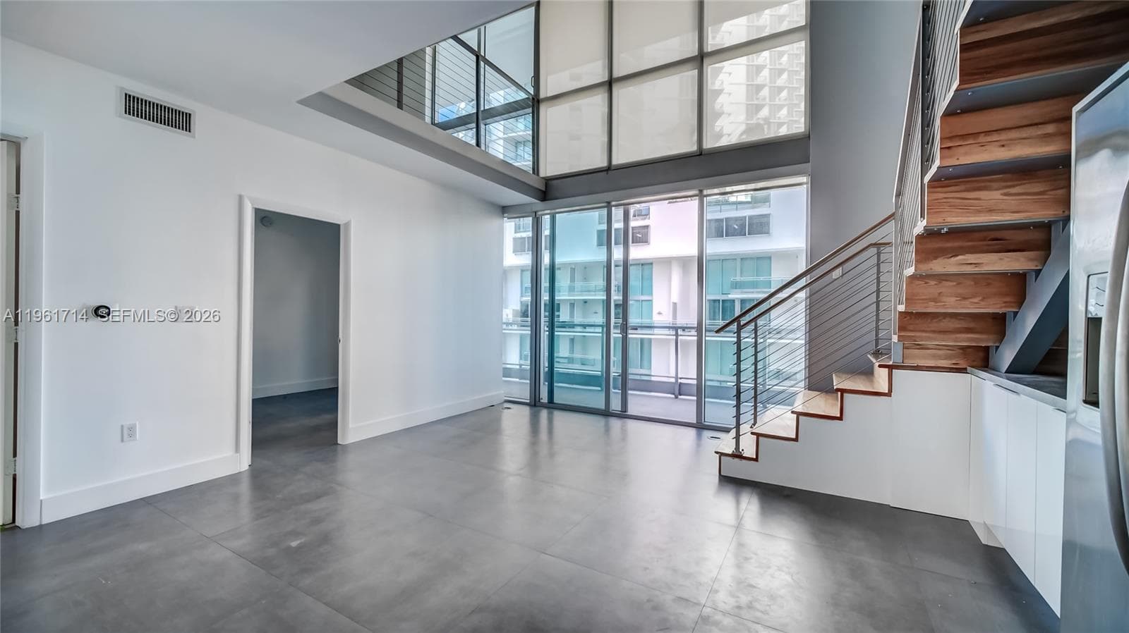 90 SW 3rd St, Miami FL 33130 photo 3