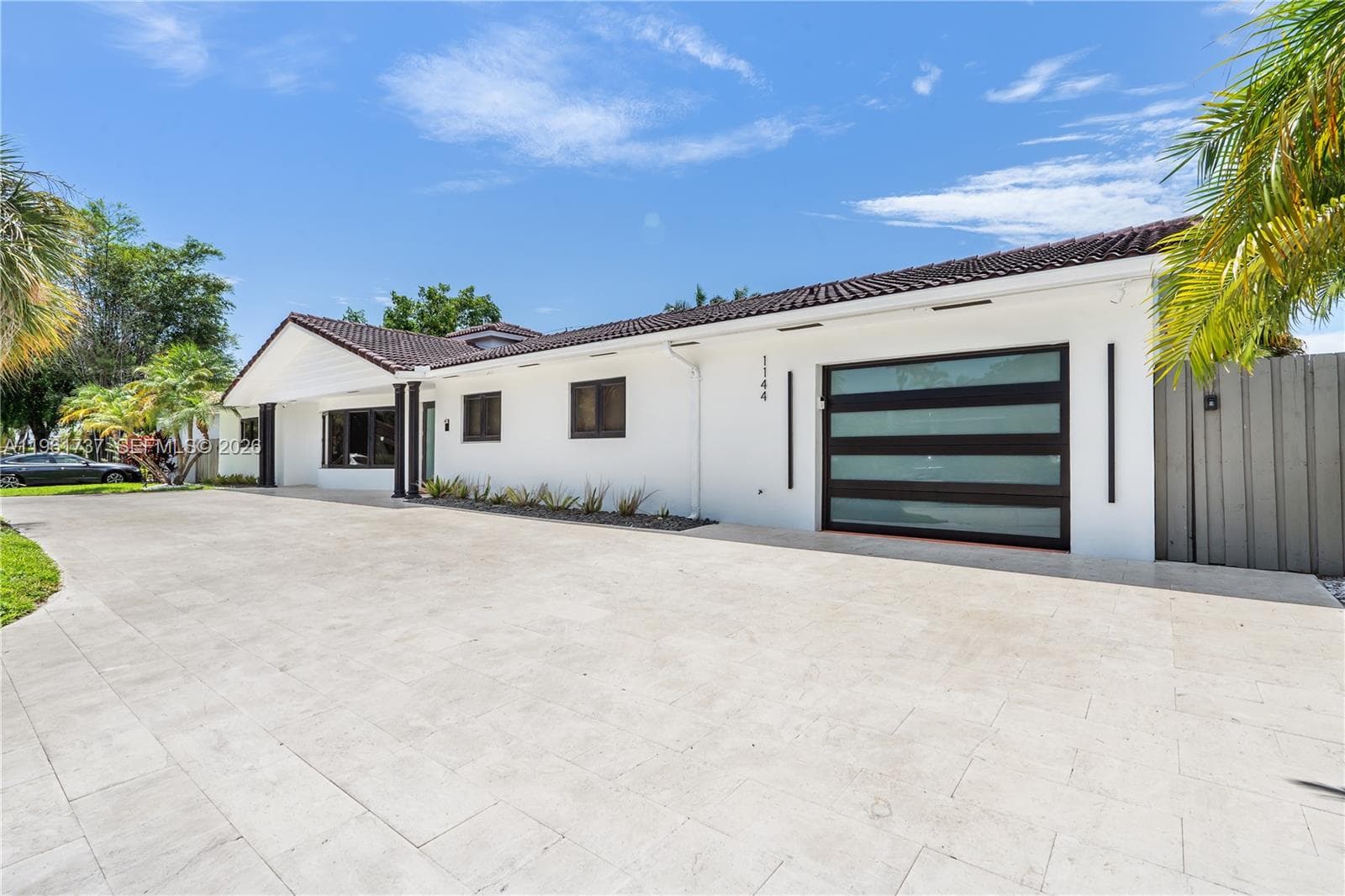 1144 Adams St, Hollywood FL 33019 photo 2