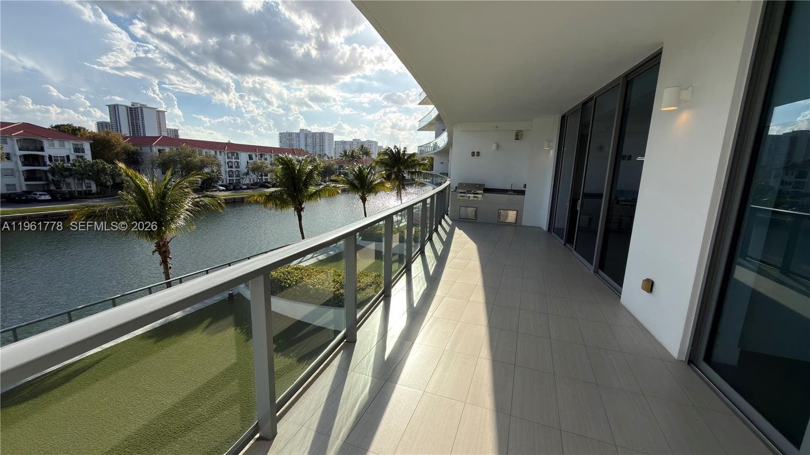 3250 NE 188th St # 204, Aventura FL 33180