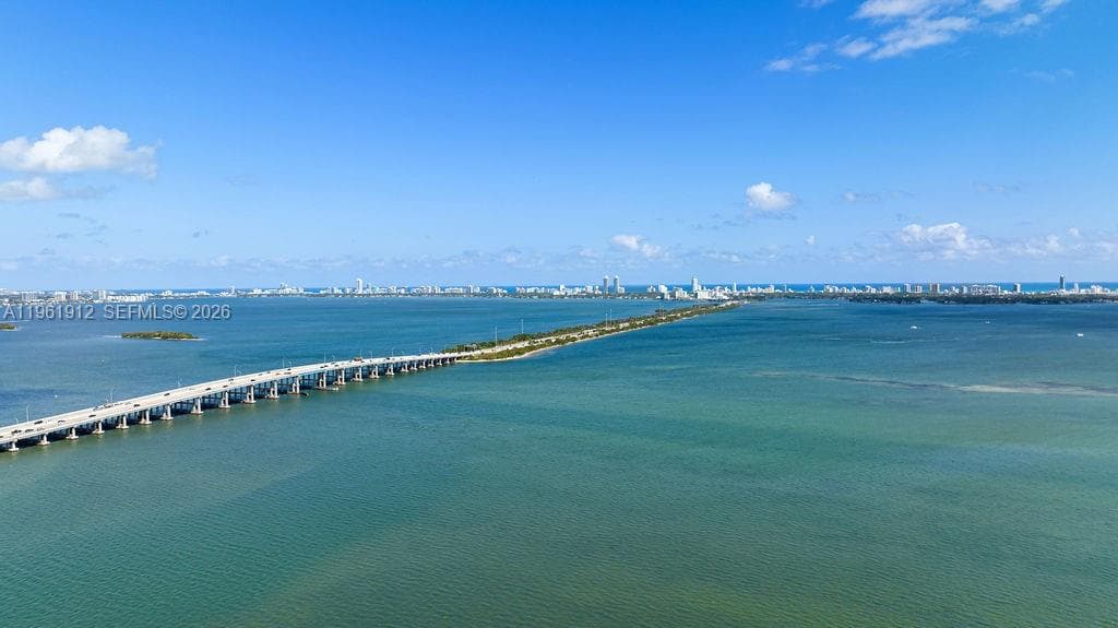 650 NE 32nd St # 2205, Miami FL 33137 photo 3
