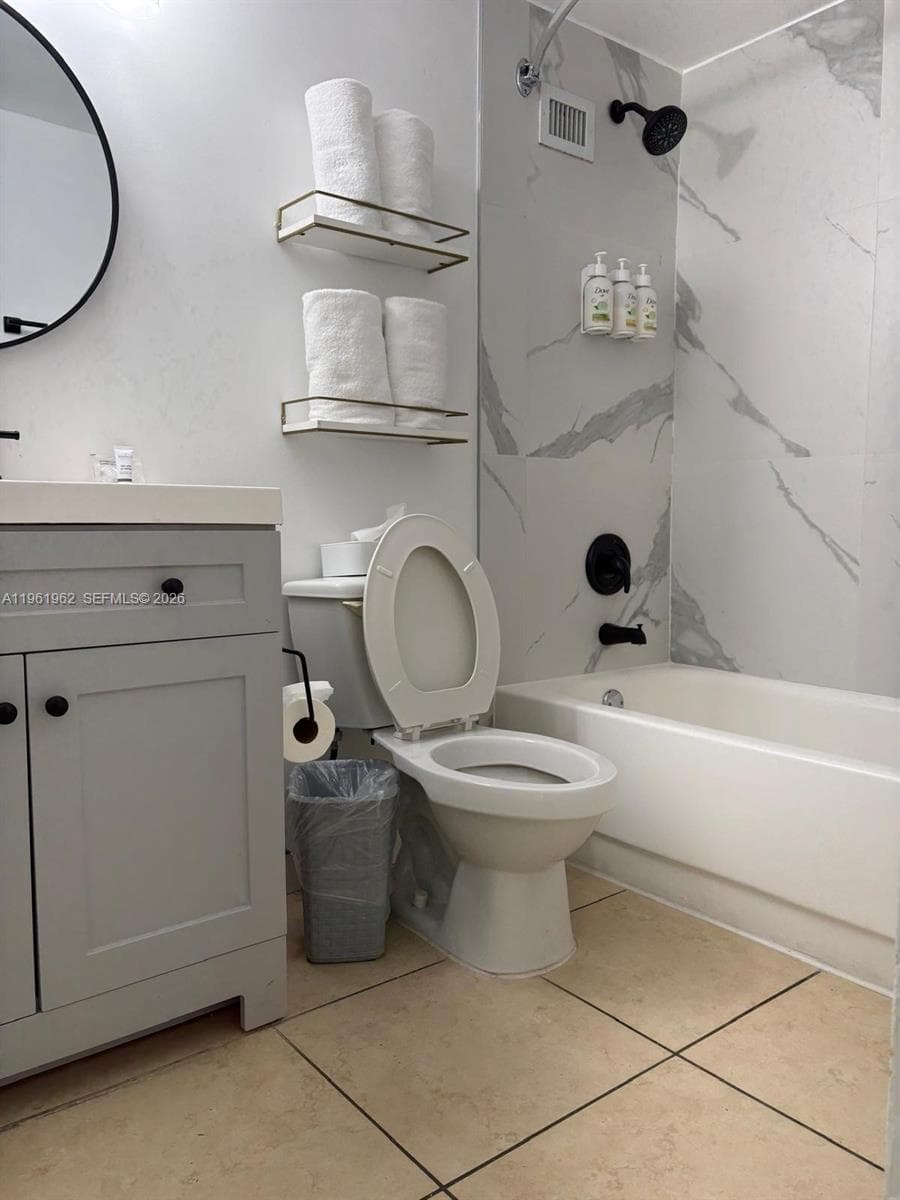 19201 Collins Ave # 820, Sunny Isles Beach FL 33160 photo 3
