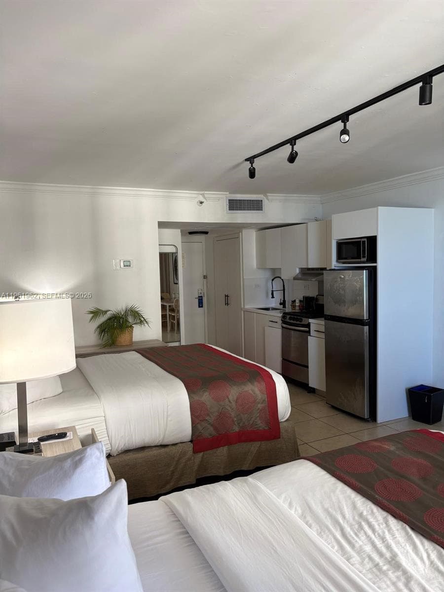 19201 Collins Ave # 820, Sunny Isles Beach FL 33160