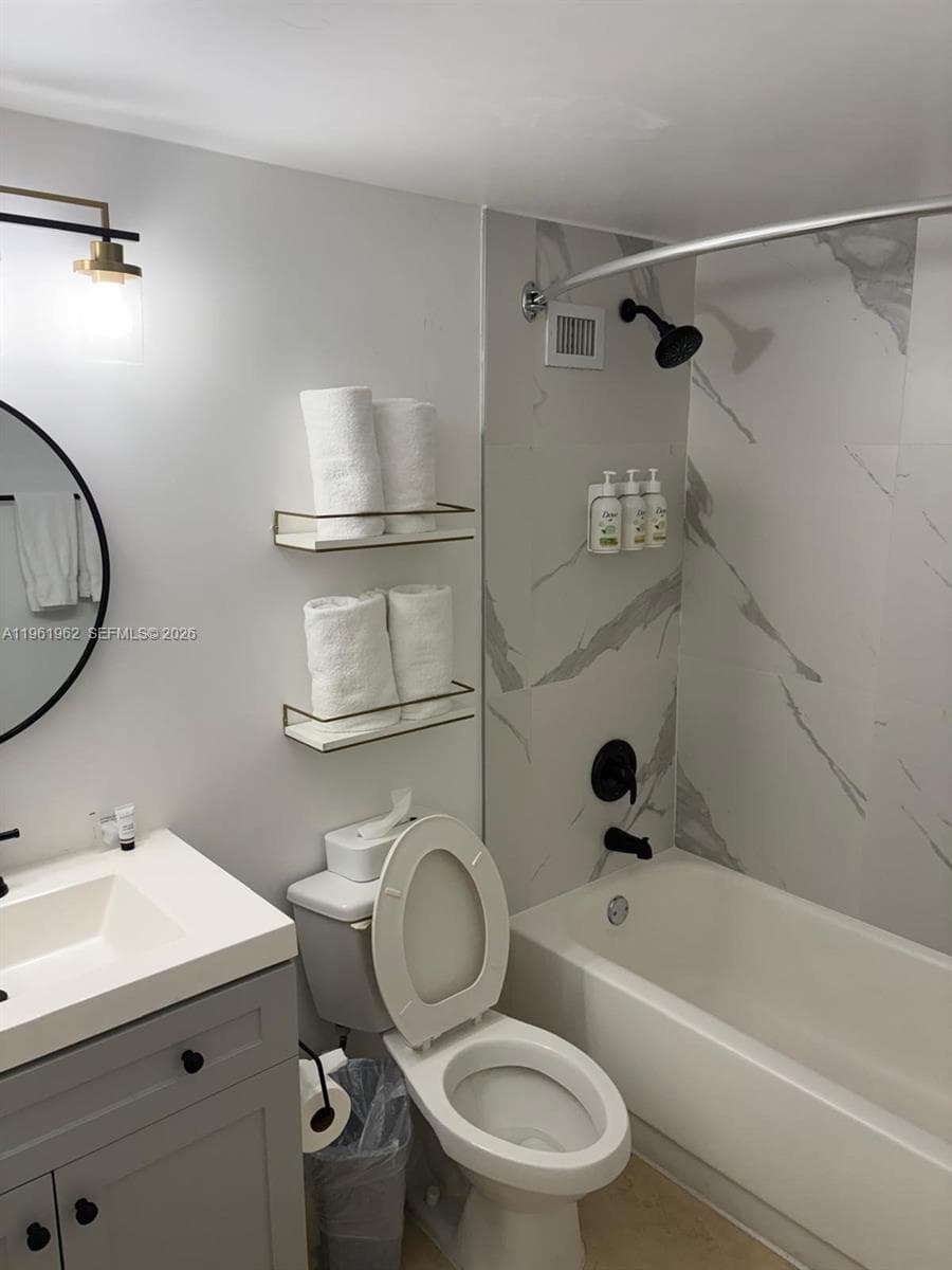 19201 Collins Ave # 820, Sunny Isles Beach FL 33160 photo 4
