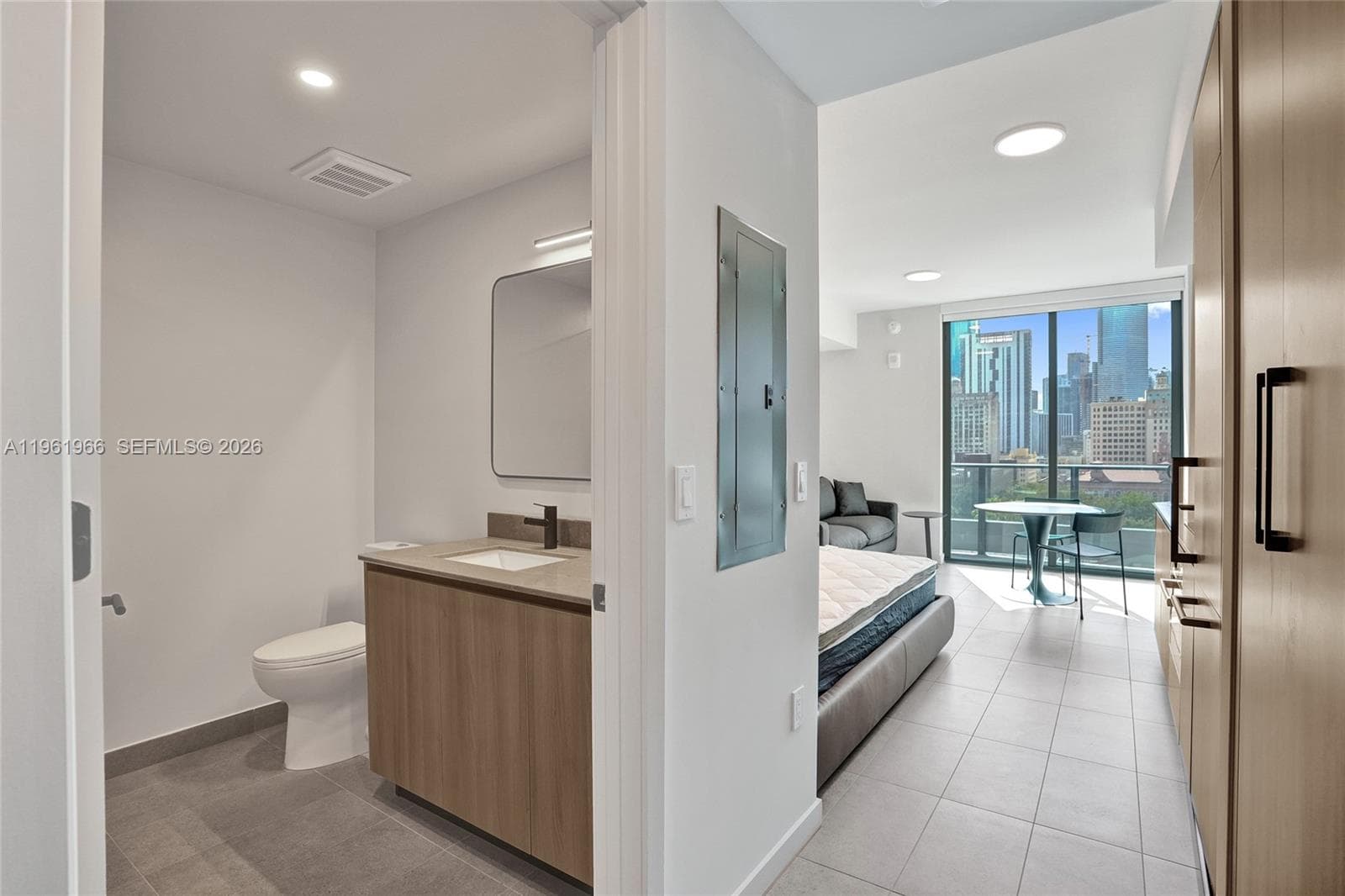 121 NE 5th Street # 1001B, Miami FL 33132 photo 3