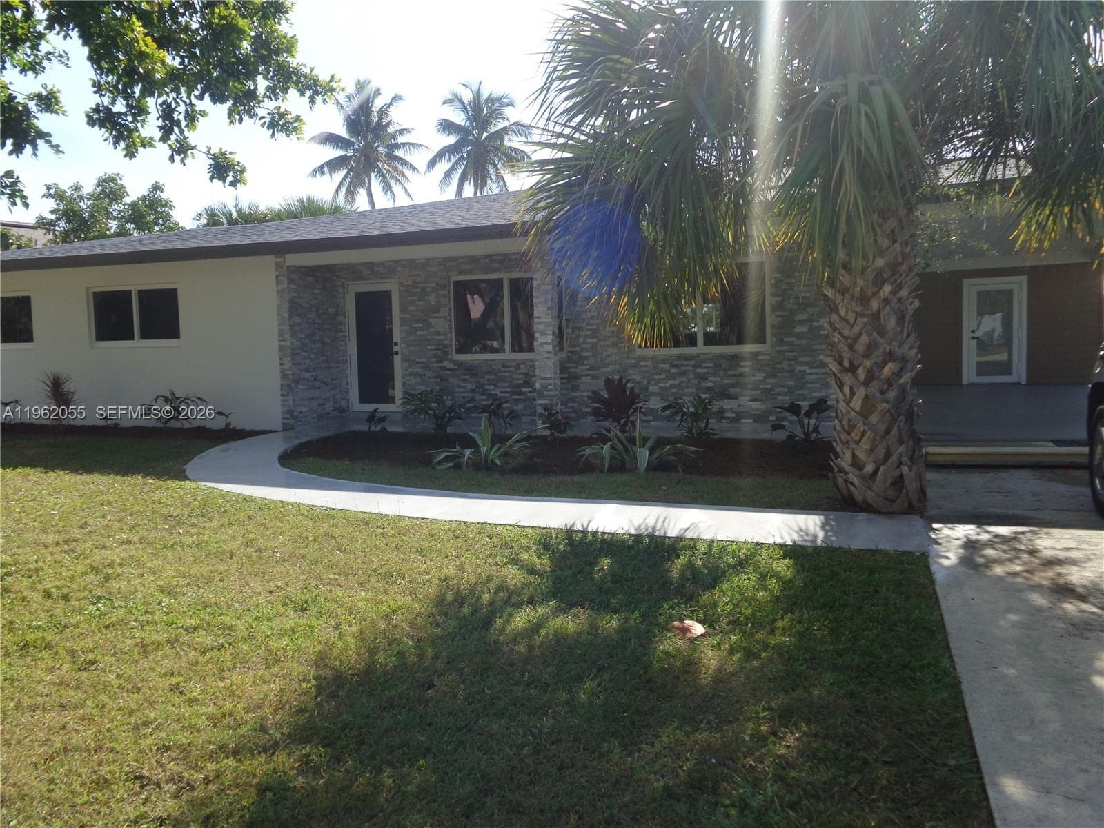 1565 Thumb Point Dr, Fort Pierce FL 34949 photo 2