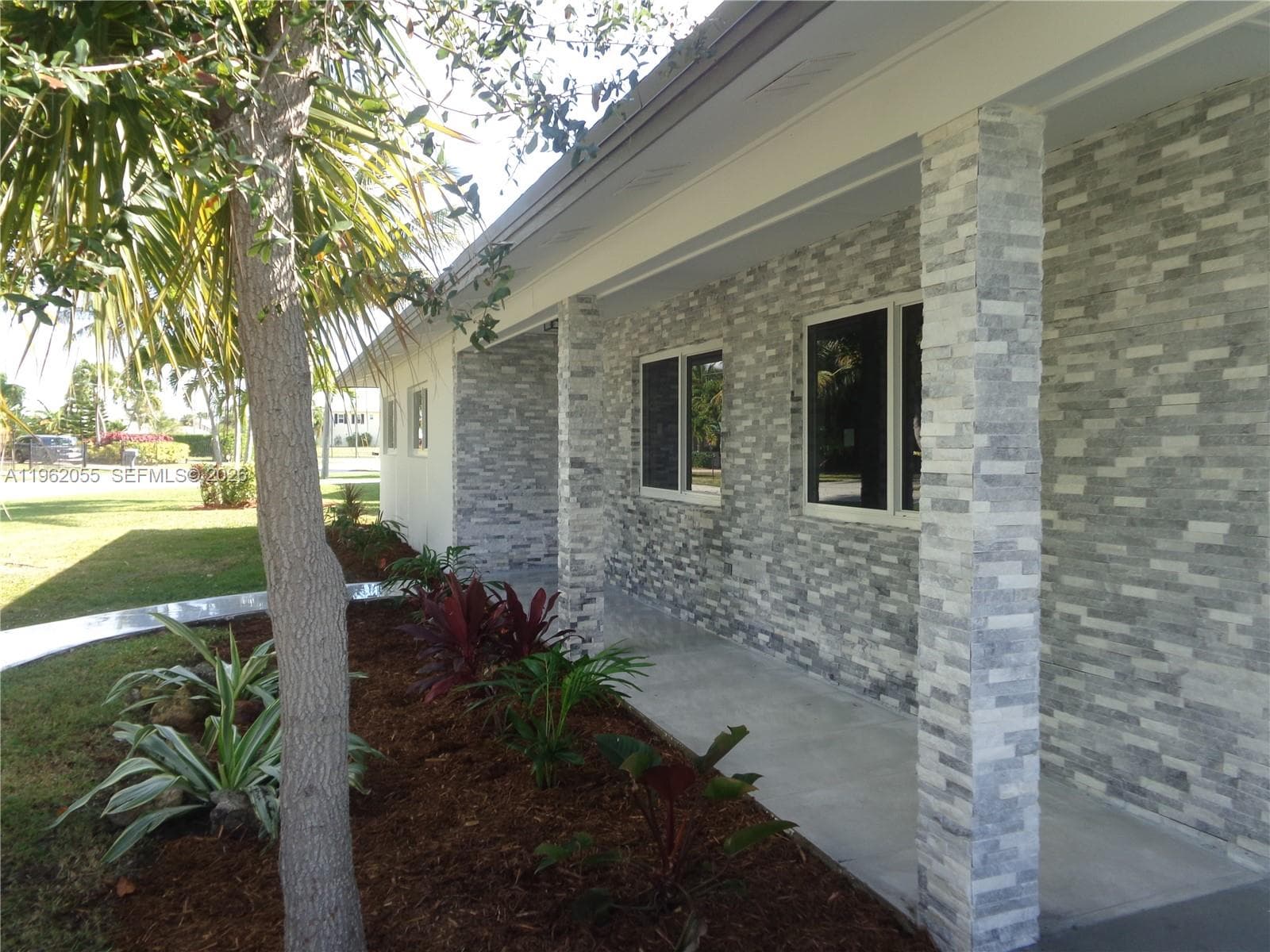 1565 Thumb Point Dr, Fort Pierce FL 34949 photo 3
