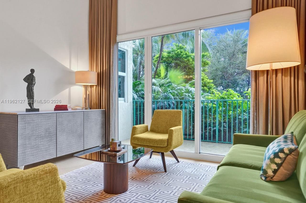 20000 E Country Club Dr # 112, Aventura FL 33180