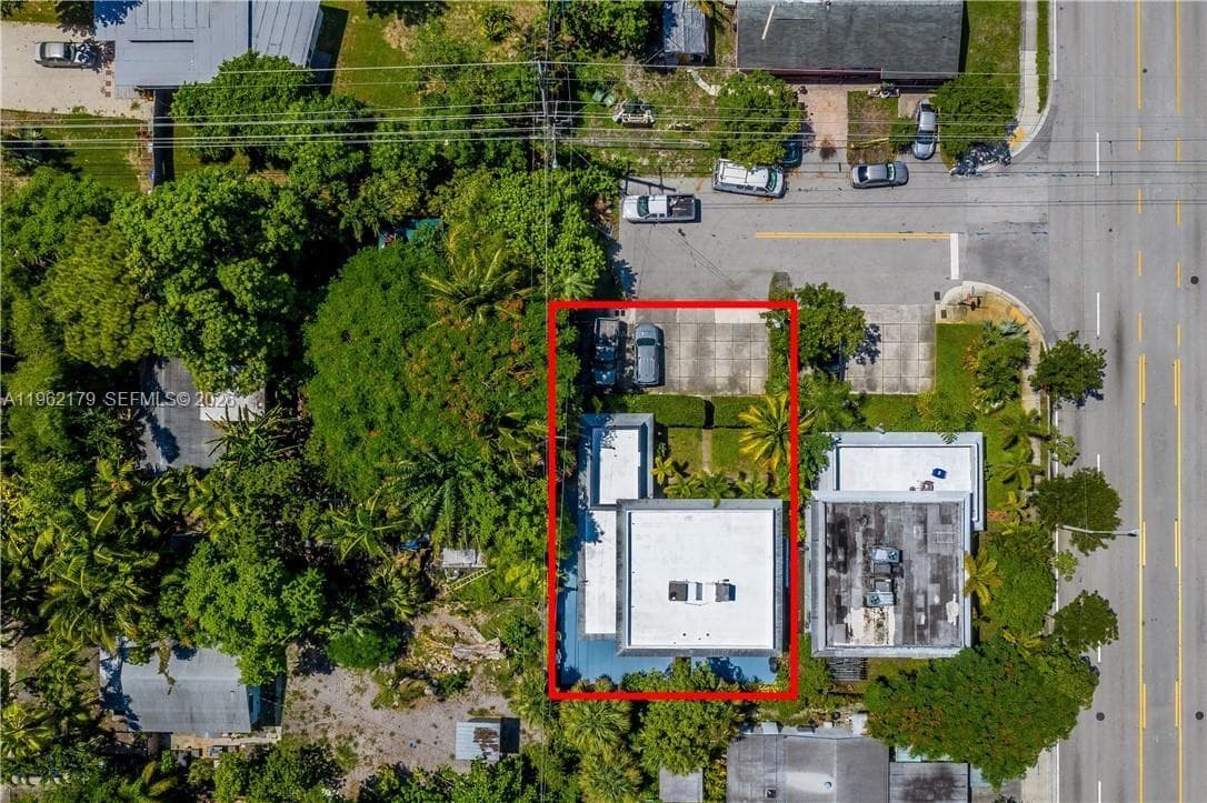 25 NE 12th St, Fort Lauderdale FL 33304 photo 2