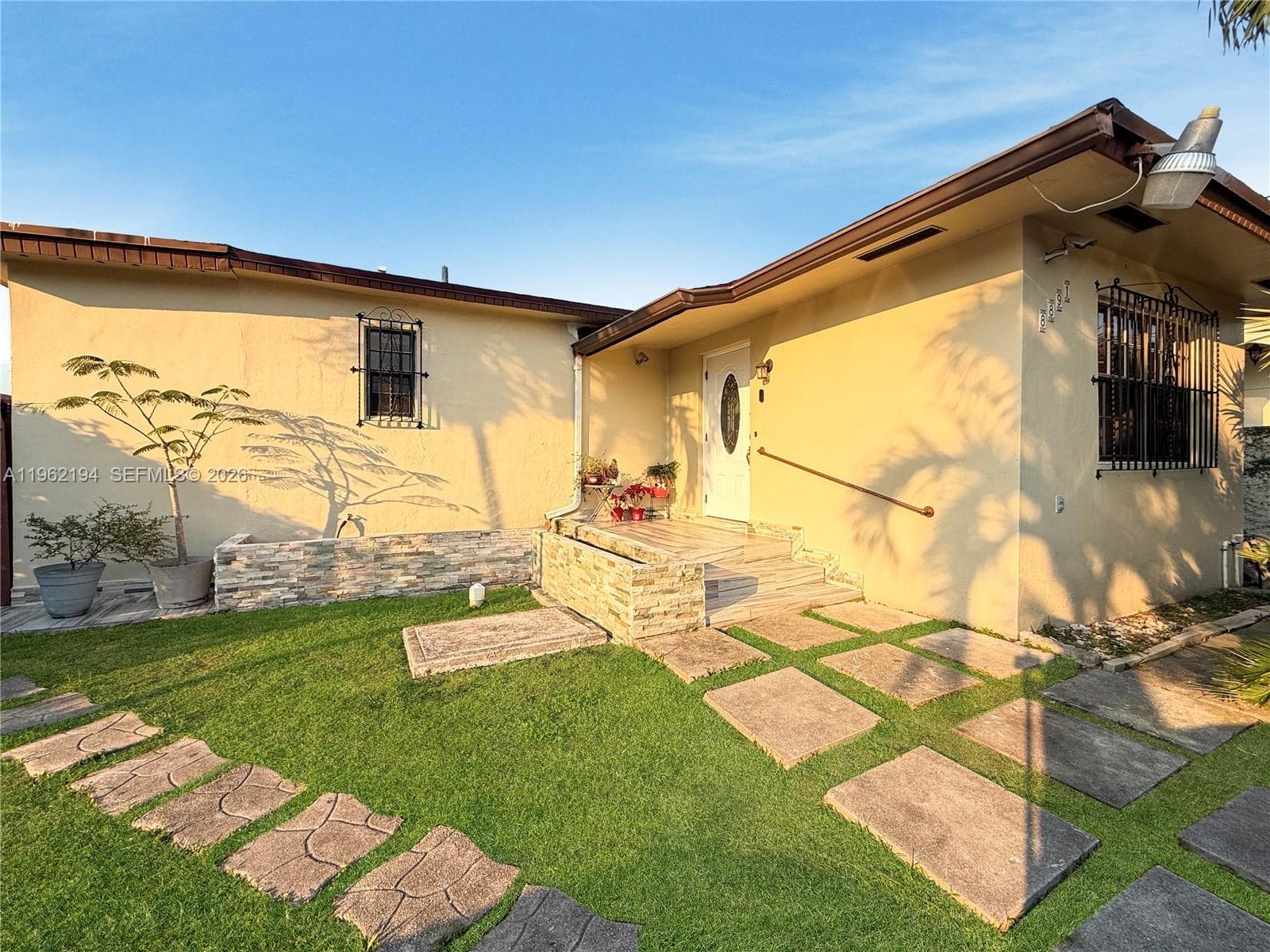 8891 SW 28th St, Miami FL 33165 photo 2