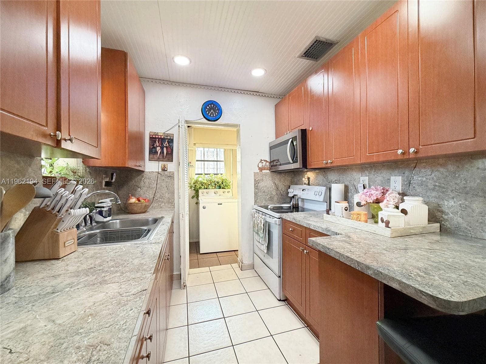 8891 SW 28th St, Miami FL 33165 photo 5