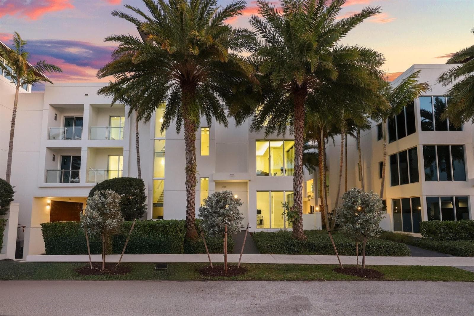 238 Shore Court, Lauderdale By The Sea FL 33308 photo 4