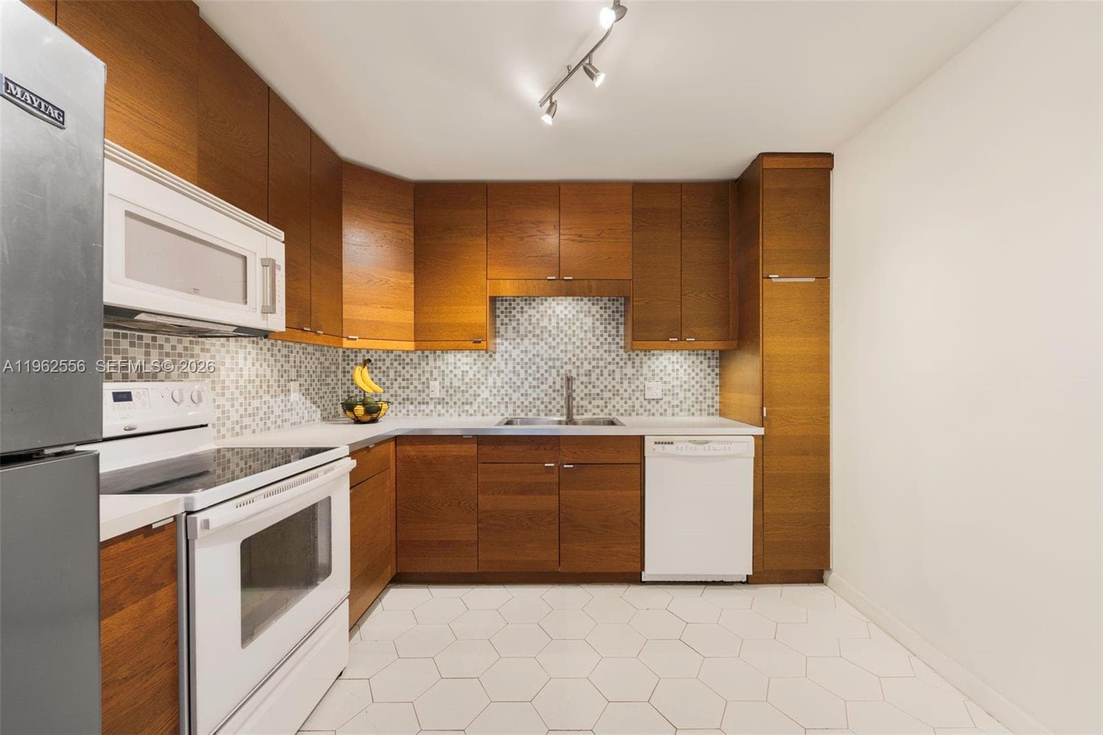 2801 NE 183rd St # 1607W, Aventura FL 33160 photo 5