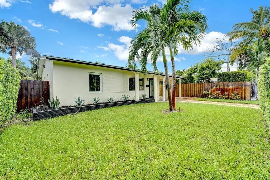820 NE 17th Street, Fort Lauderdale FL 33305 photo 2