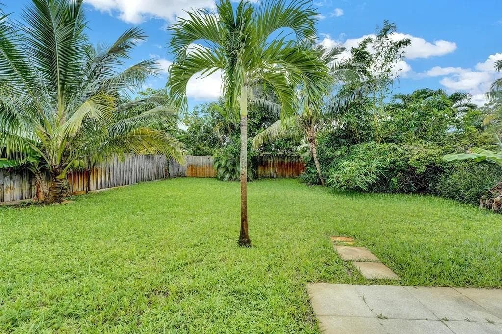 820 NE 17th Street, Fort Lauderdale FL 33305 photo 3