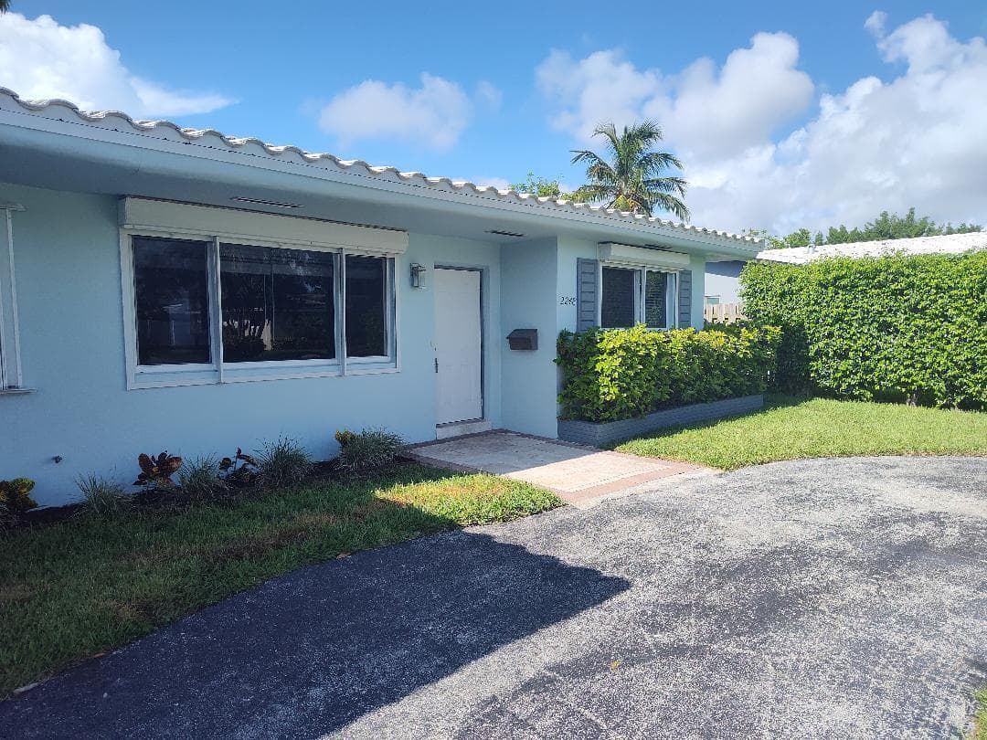 2248 NE 37th Street, Lighthouse Point FL 33064 photo 2