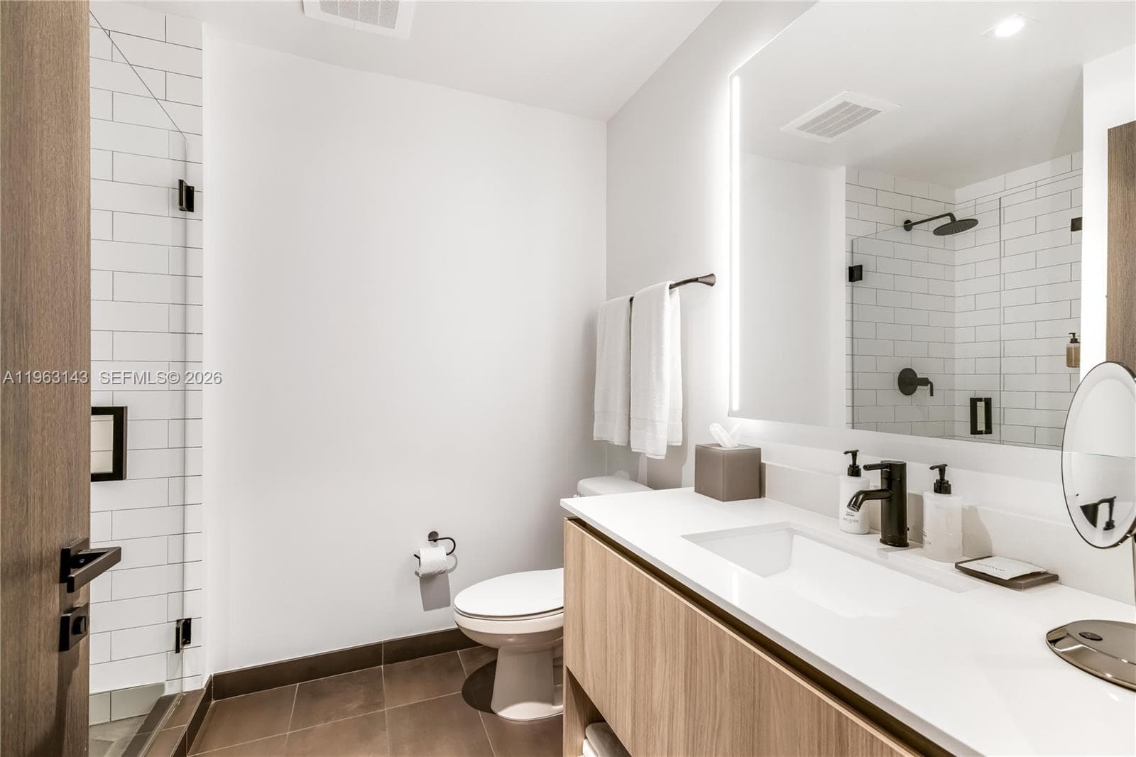 398 NE 5th St # 2205, Miami FL 33132 photo 5