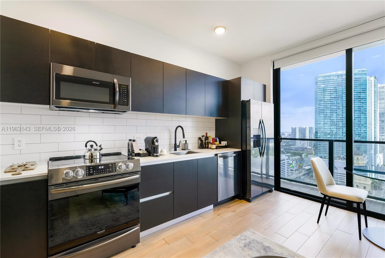 398 NE 5th St # 2205, Miami FL 33132 photo 4
